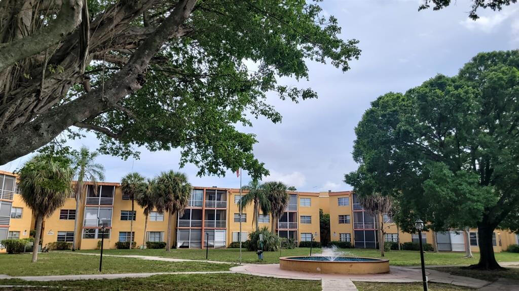 View details of listing 4344 NW 9TH Avenue 11-1B, Deerfield Beach, FL 33064 Deerfield Beach with MLS#