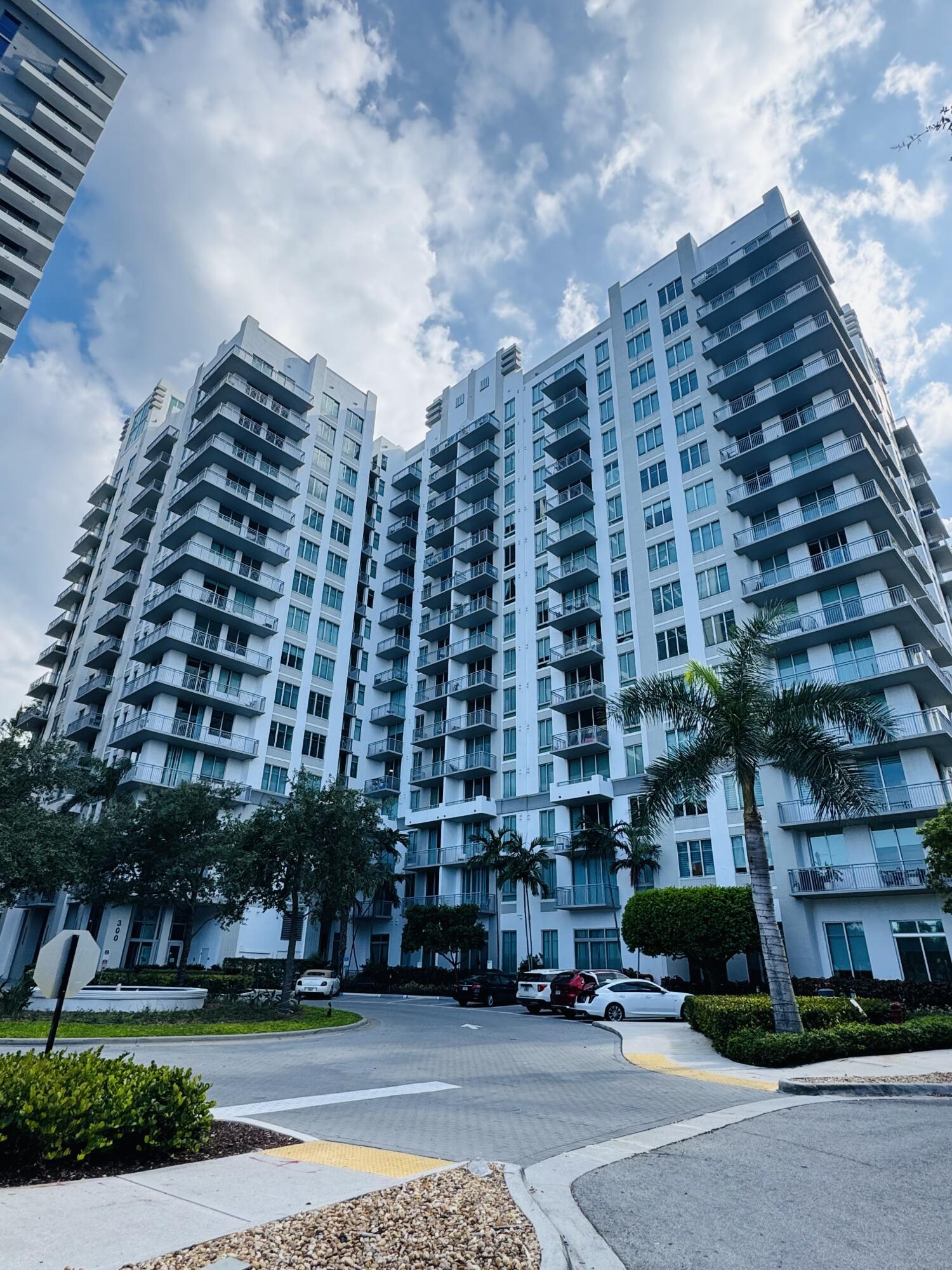 Listing  300 S AUSTRALIAN Avenue 702, West Palm Beach, FL 33401, West Palm Beach, FL 33401