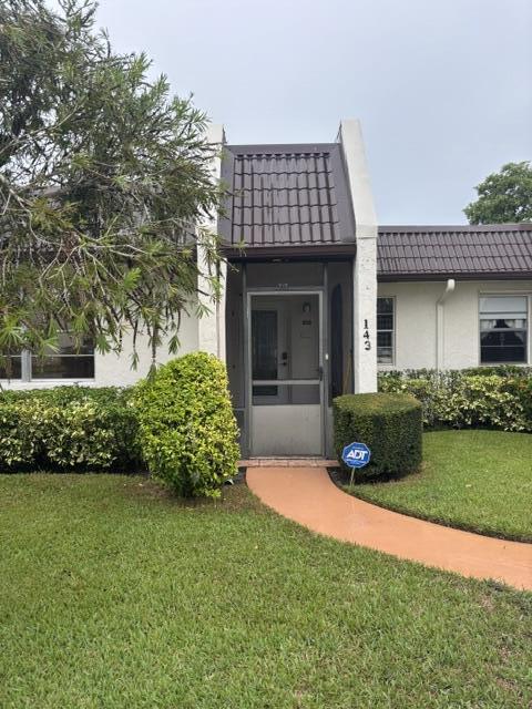 View details of listing 143 S LAKE SUSAN Drive S 143, West Palm Beach, FL 33411 West Palm Beach with MLS#