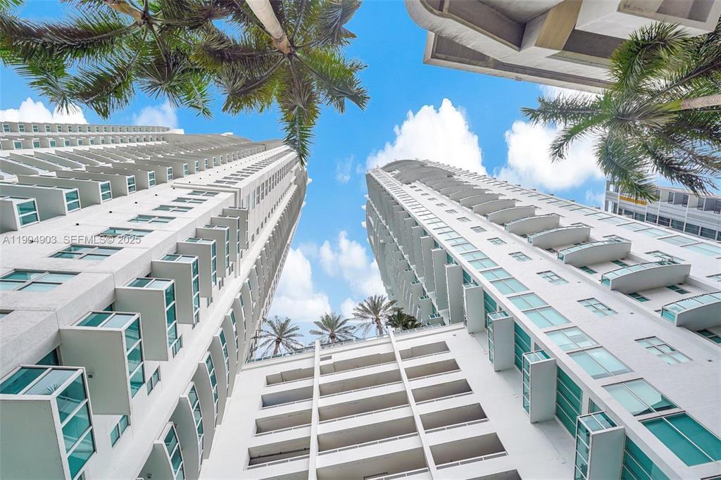 Listing  41 SE 5th Street #417, Miami, FL 33131, Miami, FL 33131