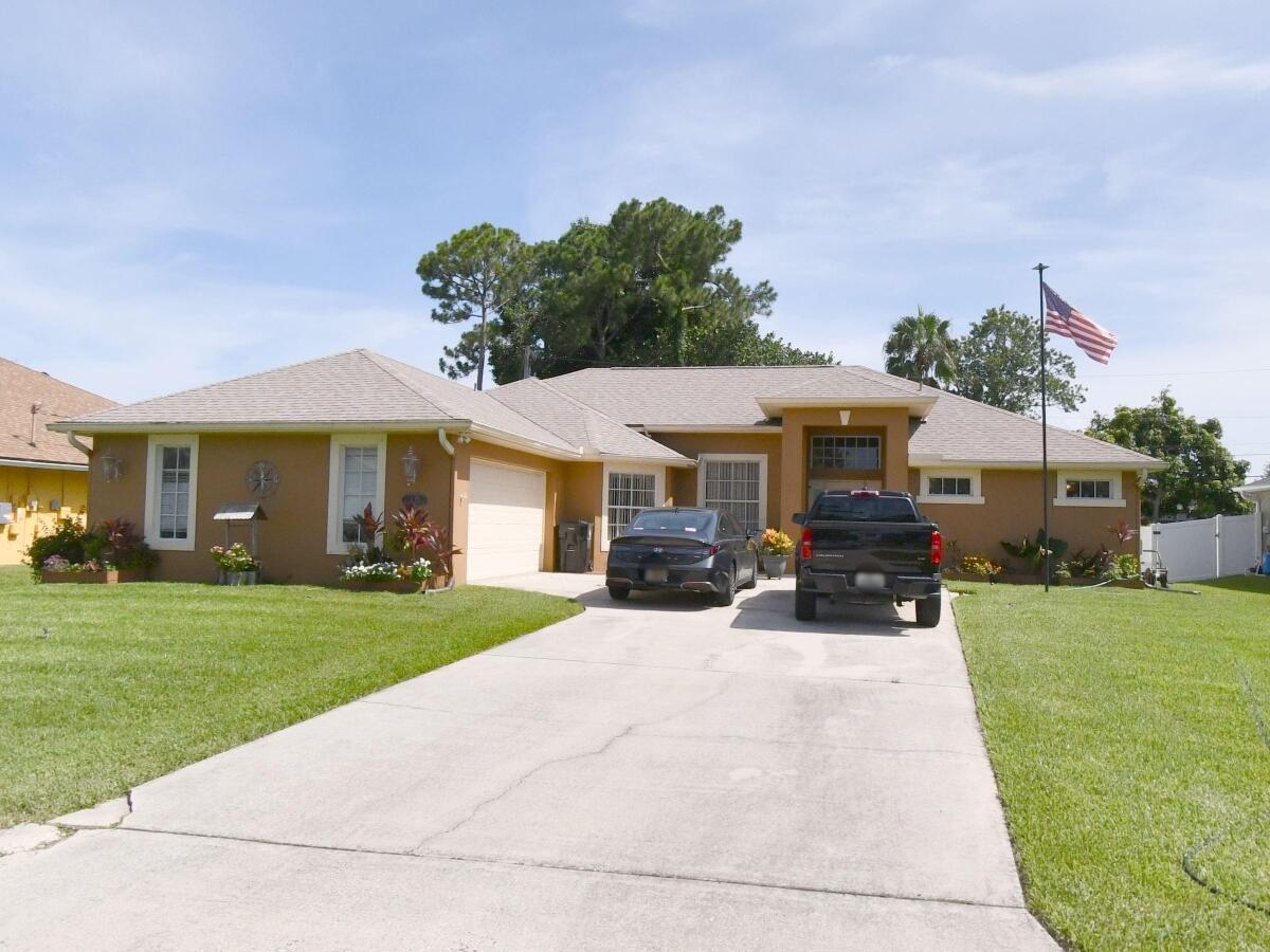 Listing  1018 SW HALEYBERRY Avenue, Port St. Lucie, FL 34953, Port St. Lucie, FL 34953