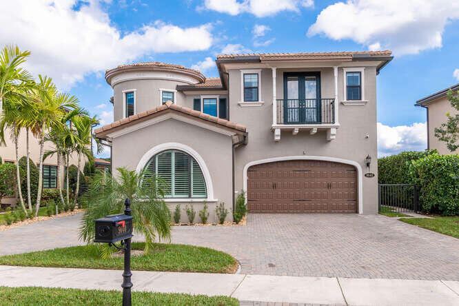 View details of listing 9040 Watercrest Circle W, Parkland, FL 33076 Parkland with MLS# 