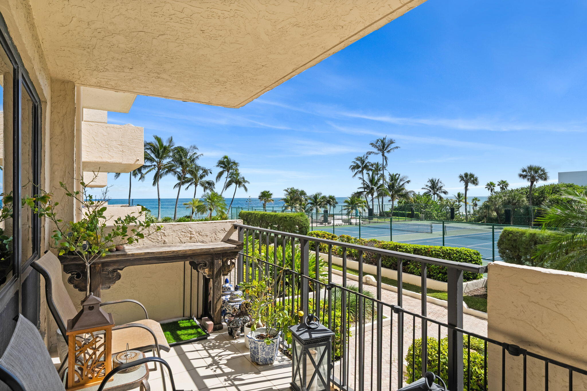 View details of listing 4900 N Ocean Boulevard, Lauderdale-By-The-Sea, FL 33308 Lauderdale-By-The-Sea with MLS# 