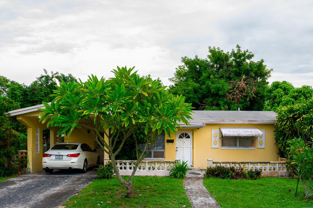 View details of listing 4211 NW 43RD Street, Lauderdale Lakes, FL 33319 Lauderdale Lakes with MLS#