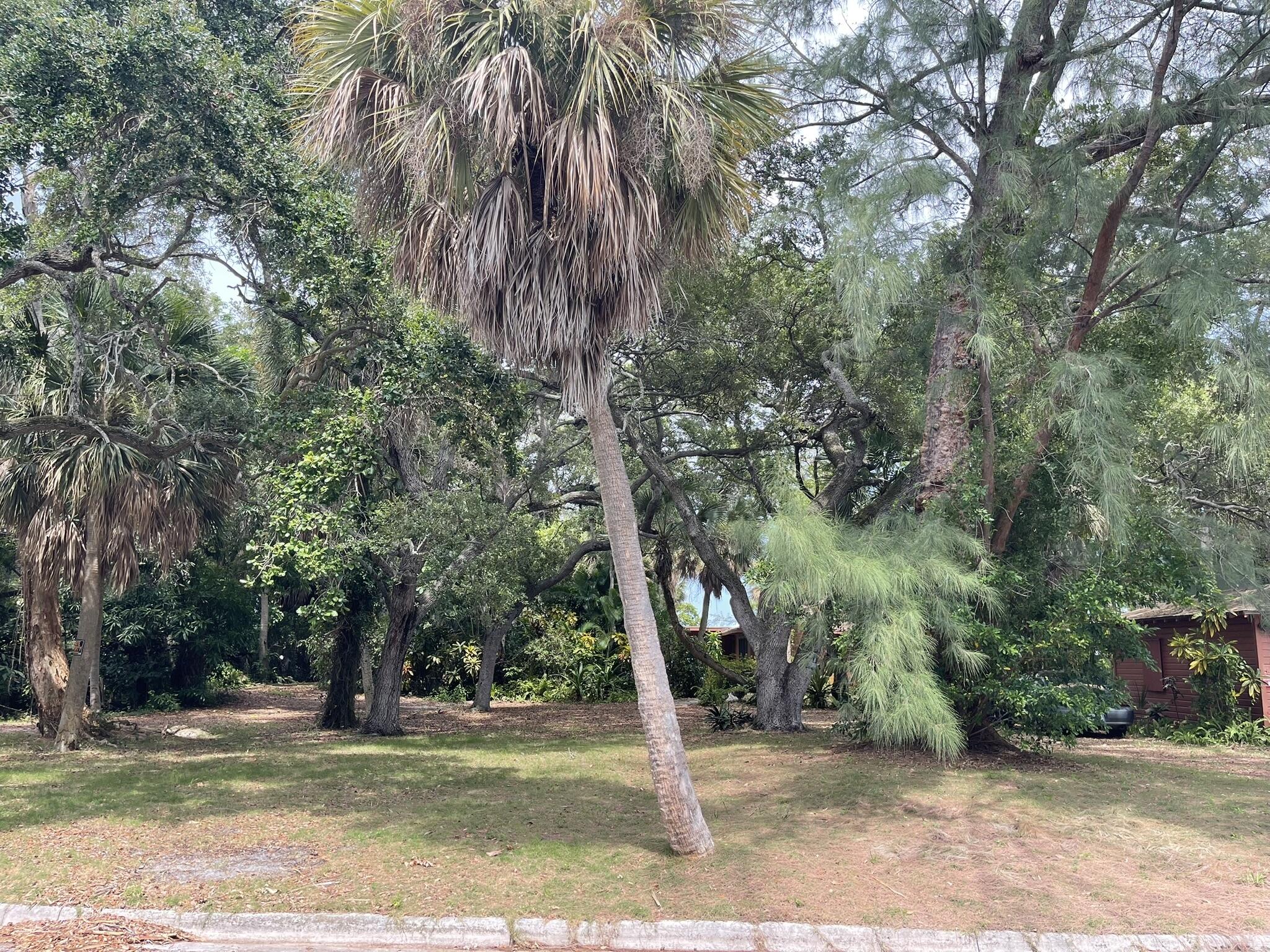 Listing  806 S LAKESIDE Drive, Lake Worth Beach, FL 33460, Lake Worth Beach, FL 33460