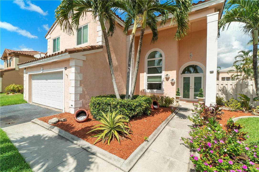 View details of listing 710 Briarwood Terrace, Davie, FL 33325 Davie with MLS# 