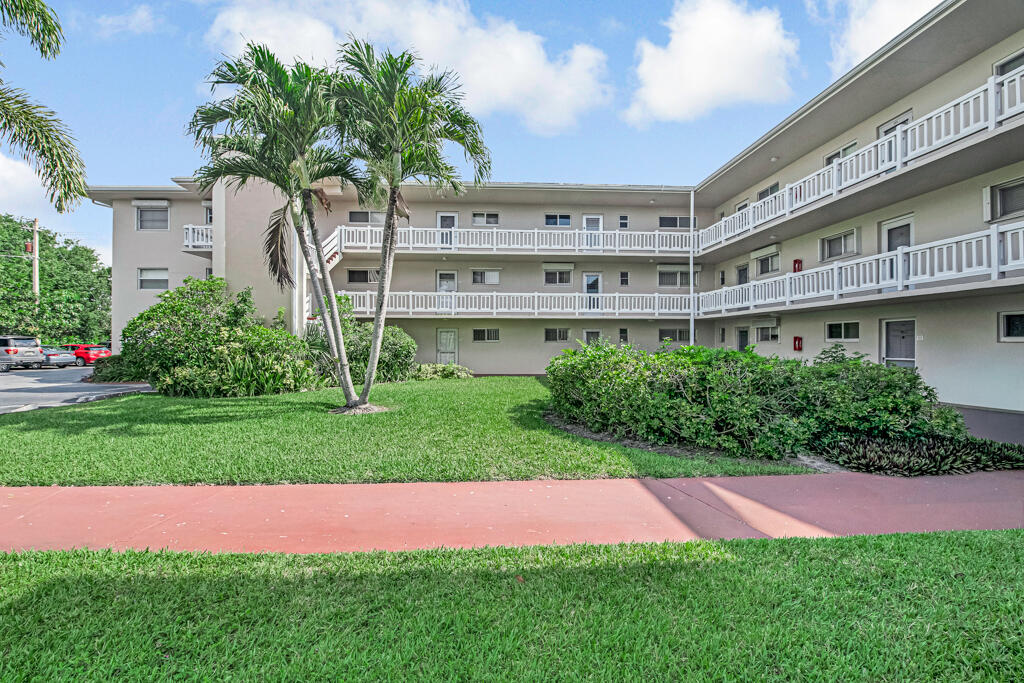 View details of listing 2855 GARDEN Drive S 102, Palm Springs, FL 33461 Palm Springs with MLS#