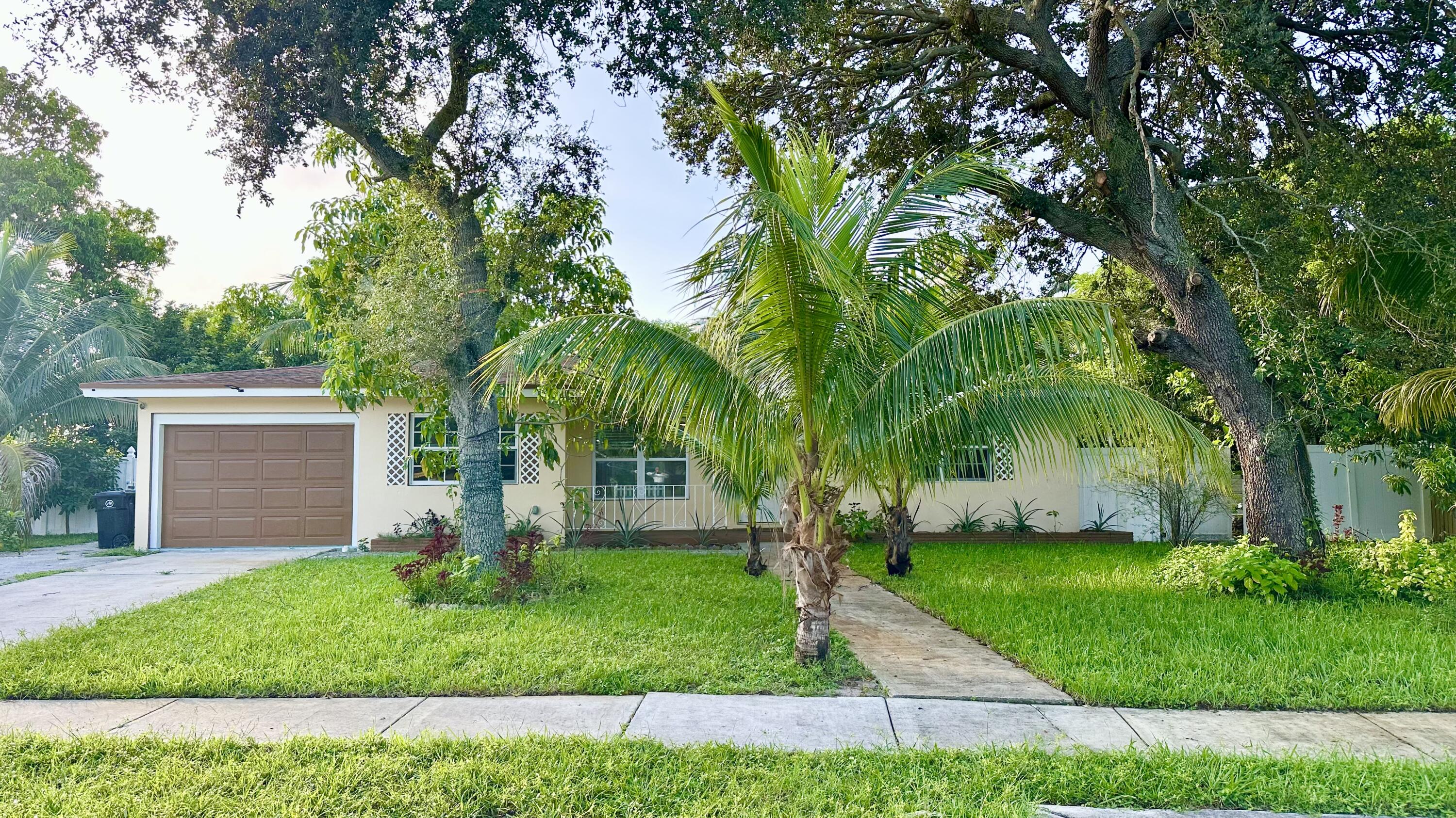 Listing  650 E CAMPUS Circle, Fort Lauderdale, FL 33312, Fort Lauderdale, FL 33312