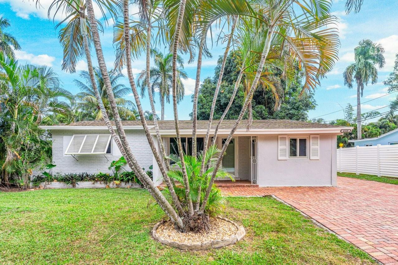 View details of listing 4528 SW 28TH Terrace, Dania Beach, FL 33312 Dania Beach with MLS# 
