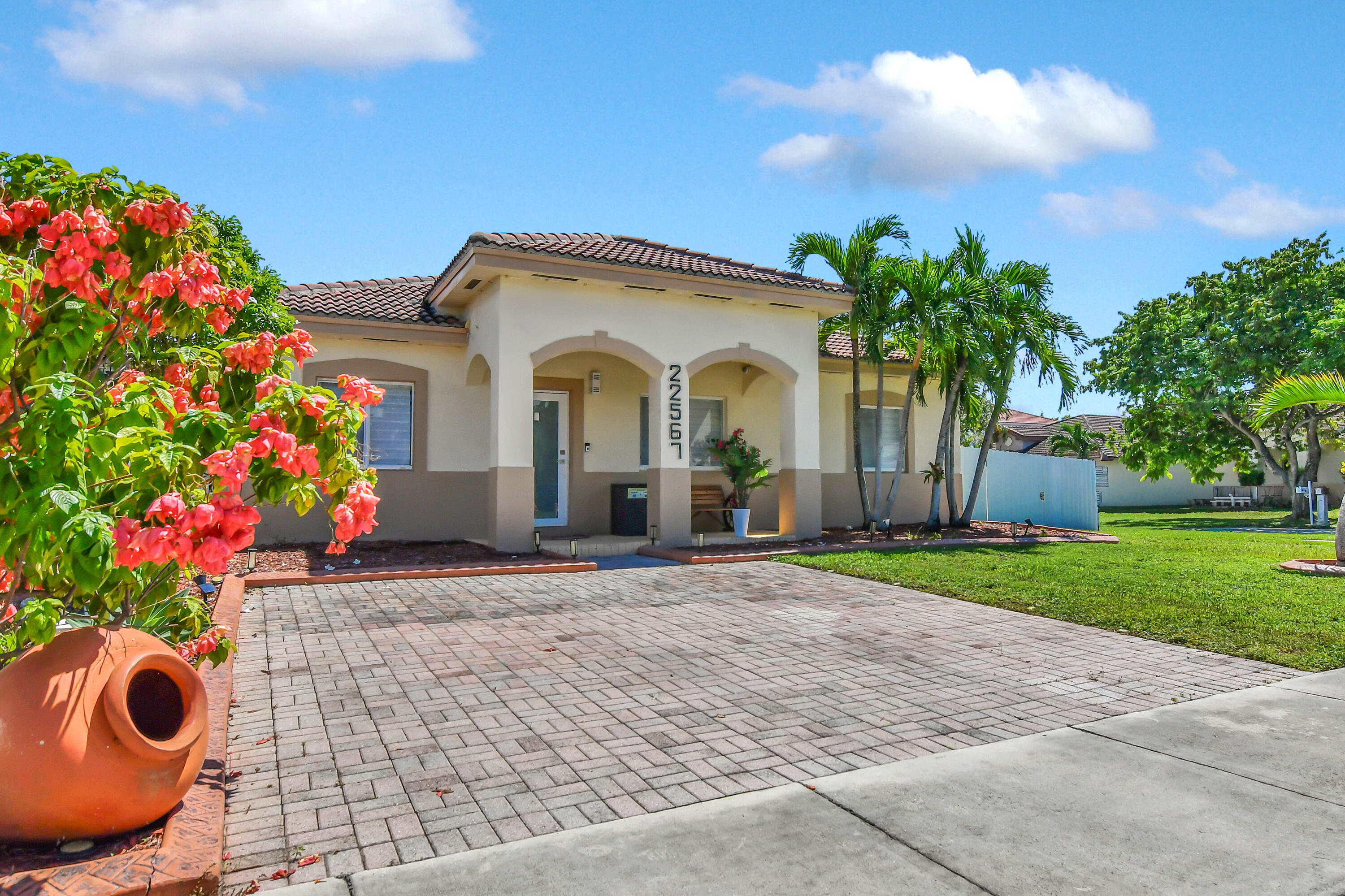 View details of listing 22567 SW 102ND Path, Cutler Bay, FL 33190 Cutler Bay with MLS#