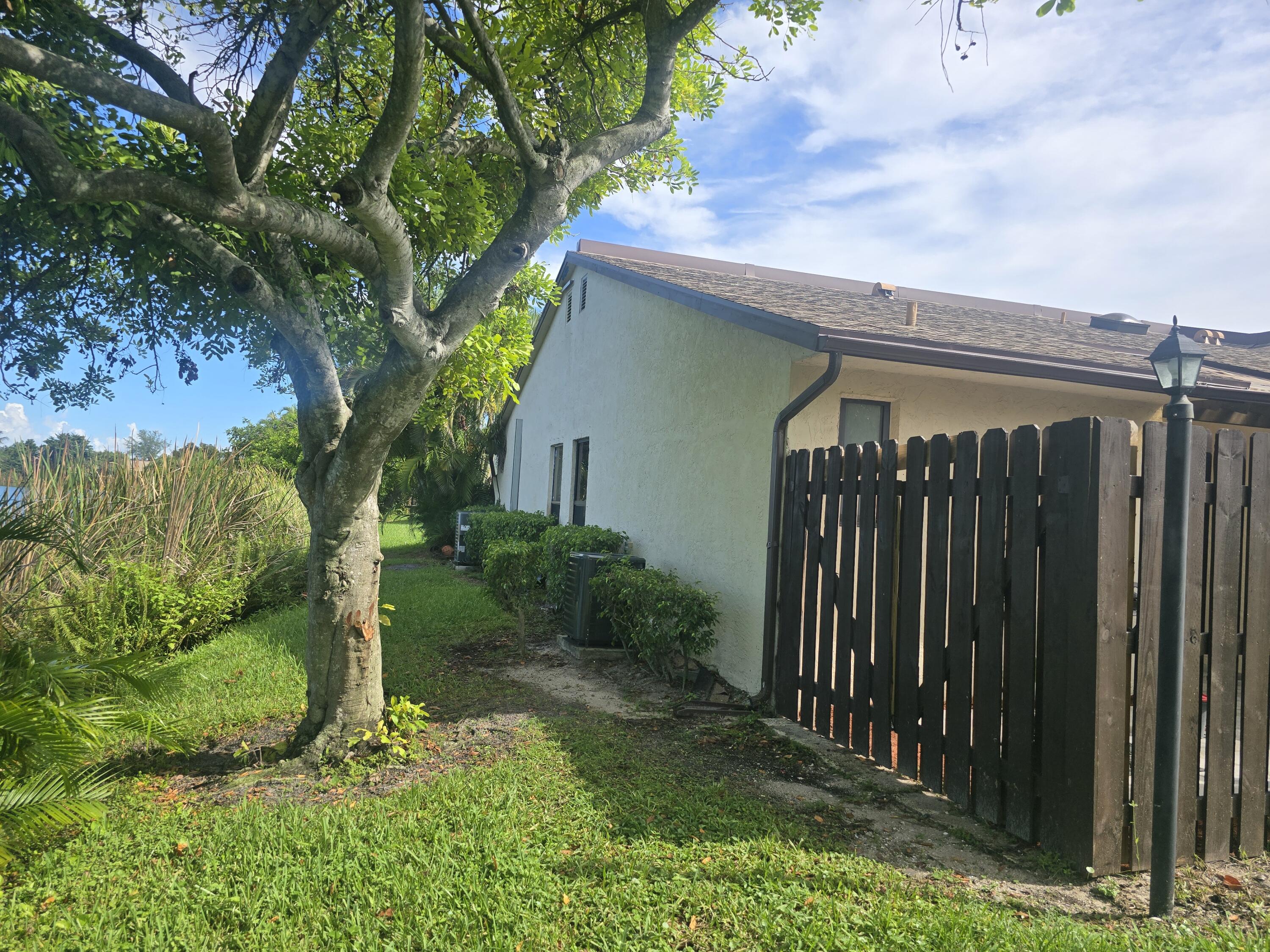 View details of listing 3801 WATERVIEW Circle, Palm Springs, FL 33461 Palm Springs with MLS#