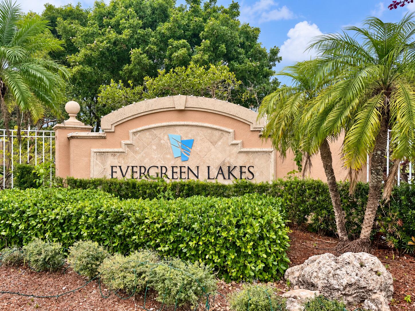 View details of listing 5021 Wiles Road Apt 301, Coconut Creek, FL 33073 Coconut Creek with MLS# 