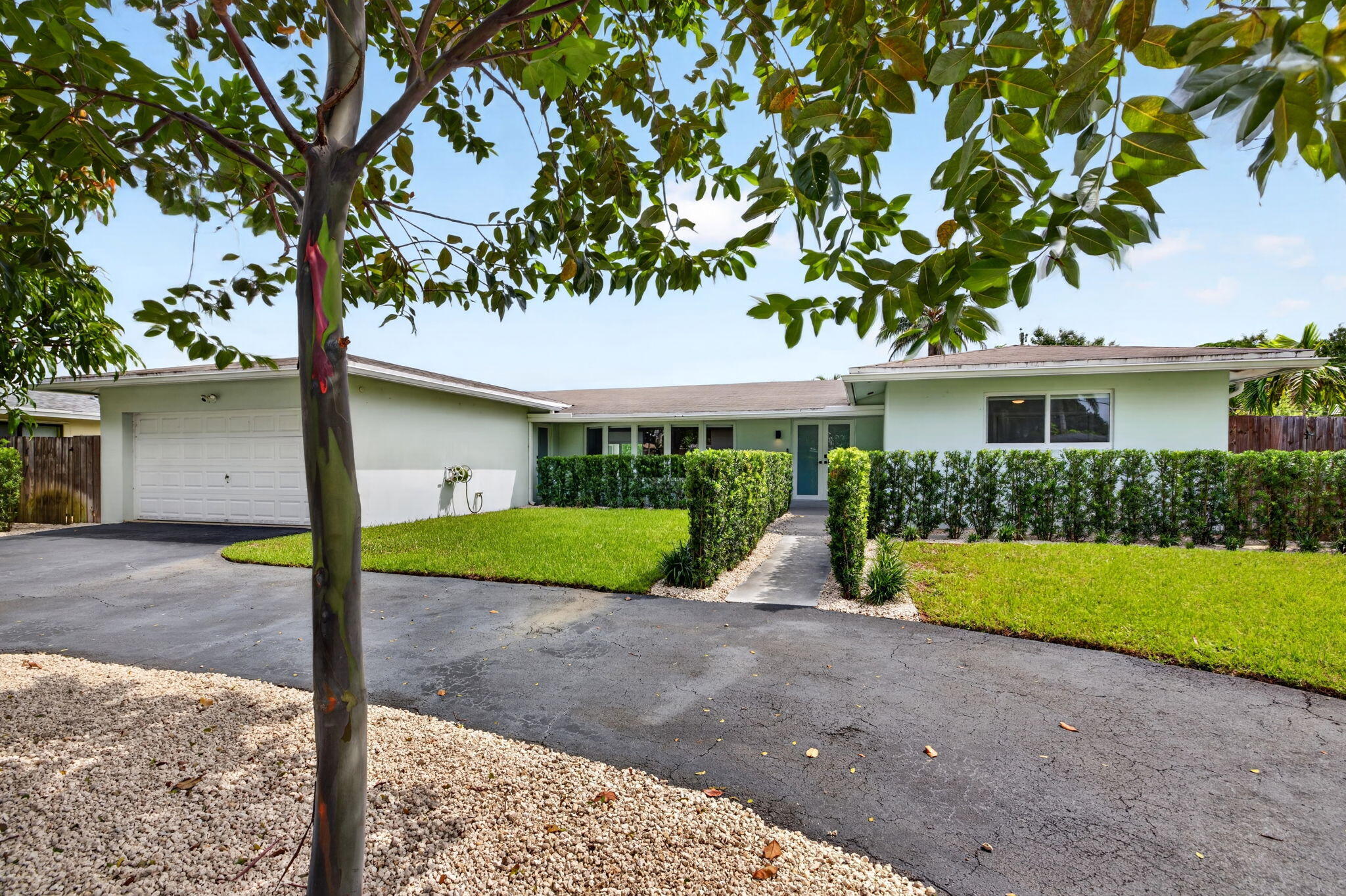 View details of listing 410 SW 55TH Terrace, Plantation, FL 33317 Plantation with MLS# 