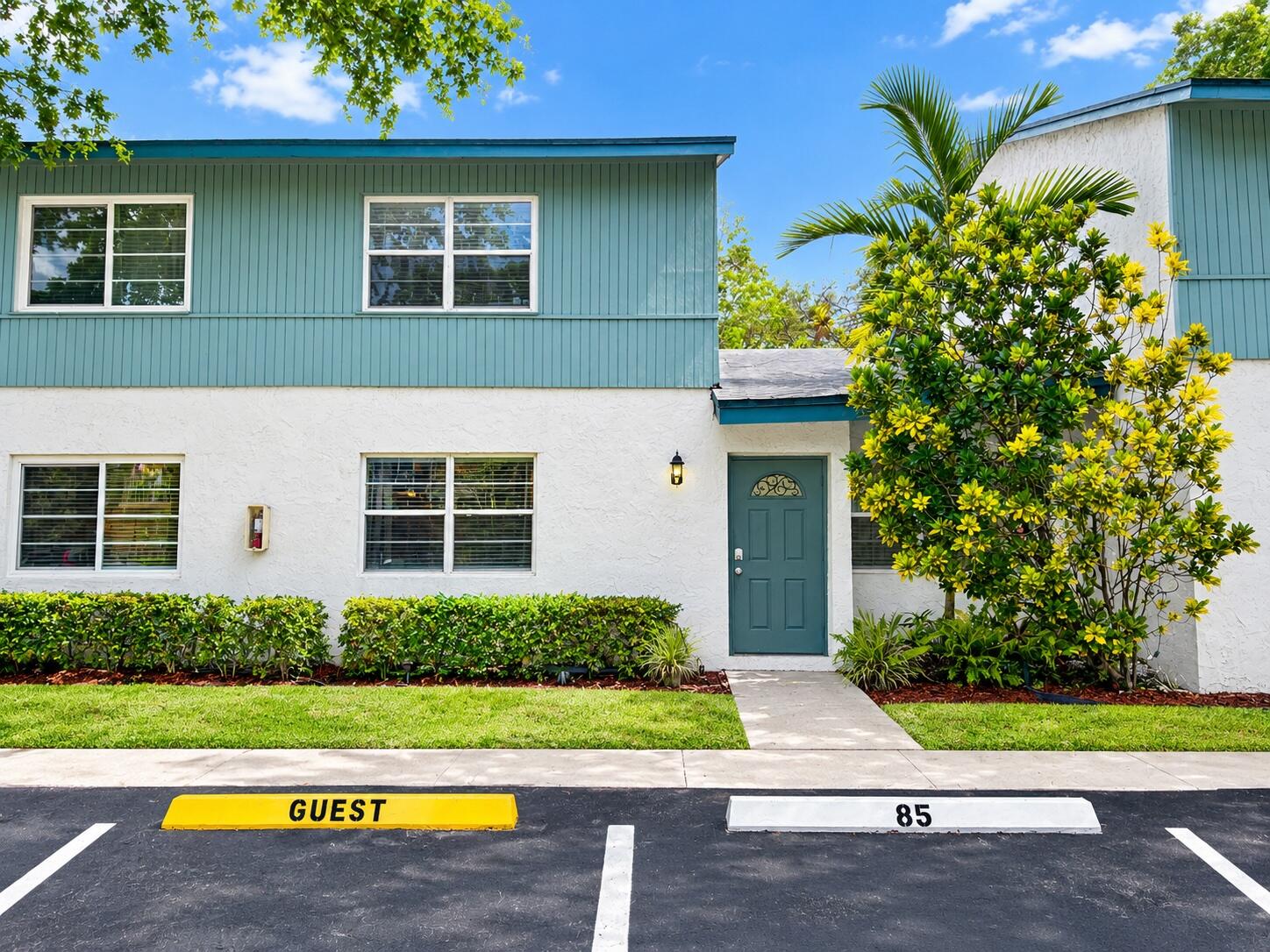 View details of listing 7385 W Sunrise Boulevard, Plantation, FL 33313 Plantation with MLS# 