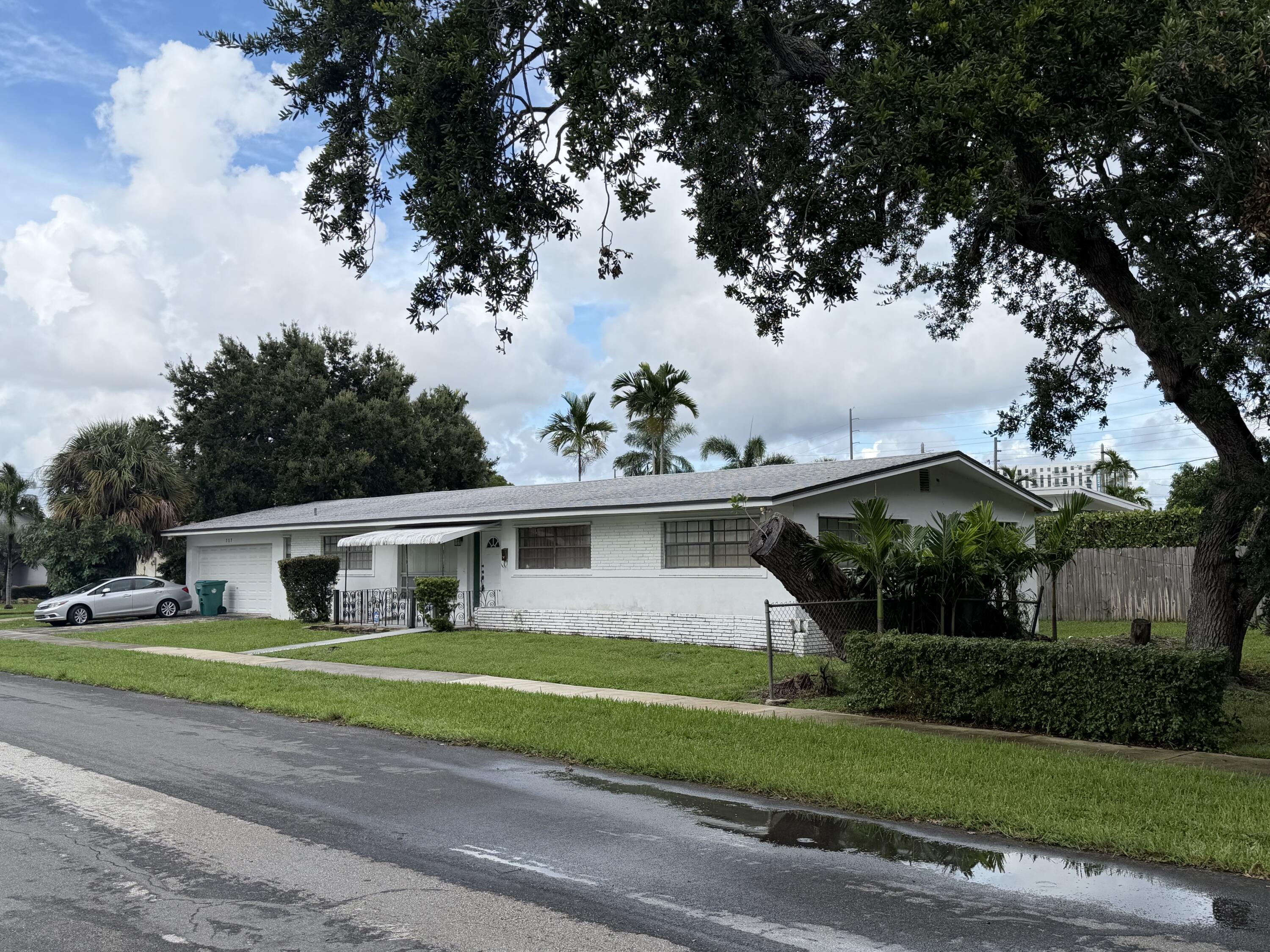 View details of listing 717 SW 2ND Terrace, Dania Beach, FL 33004 Dania Beach with MLS# 