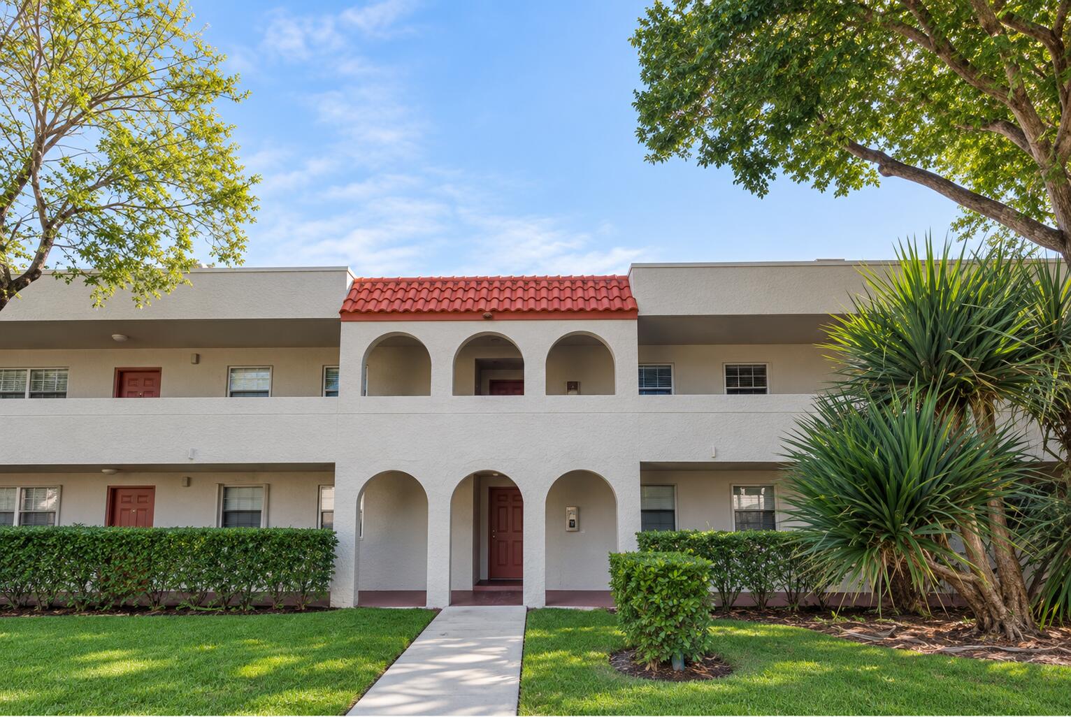 View details of listing 7355 Woodmont Terrace 104, Tamarac, FL 33321 Tamarac with MLS#