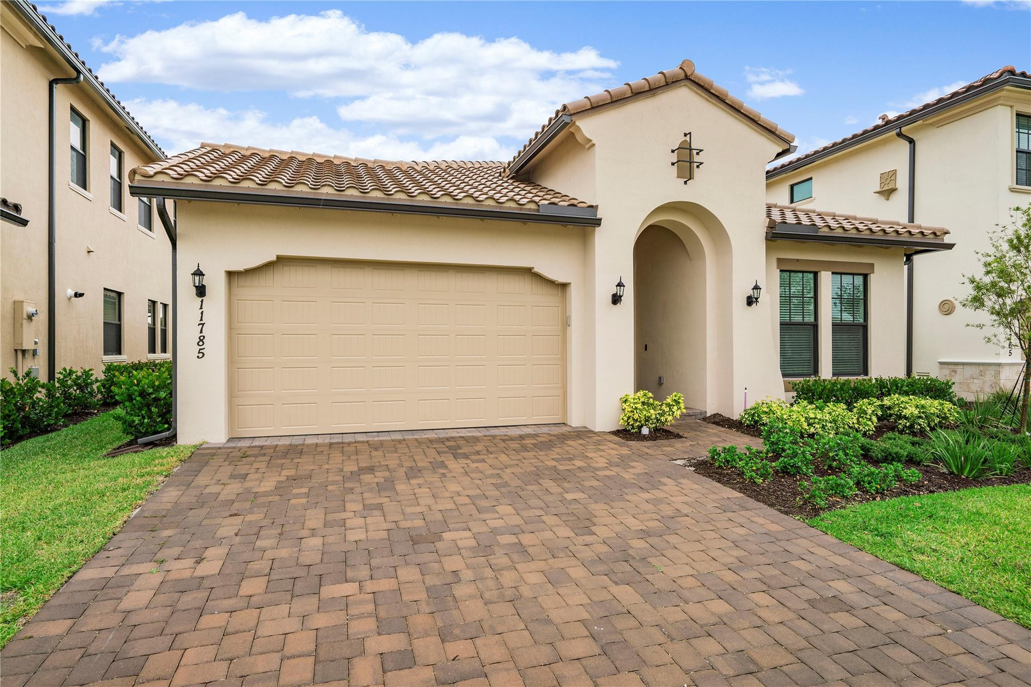 View details of listing 11785 Waterway Circle, Parkland, FL 33076 Parkland with MLS#