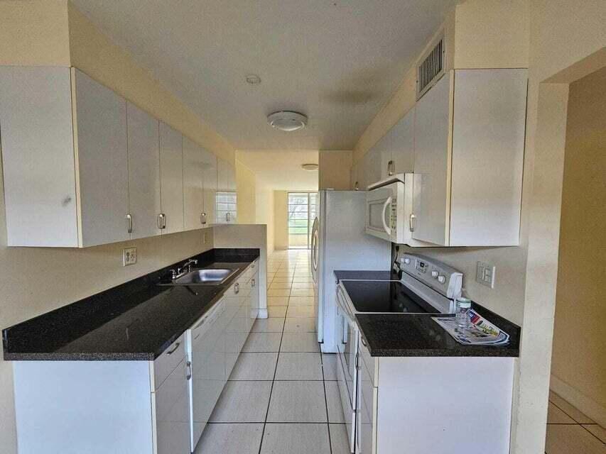 View details of listing 3099 NW 48TH Avenue 155, Lauderdale Lakes, FL 33313 Lauderdale Lakes with MLS# 