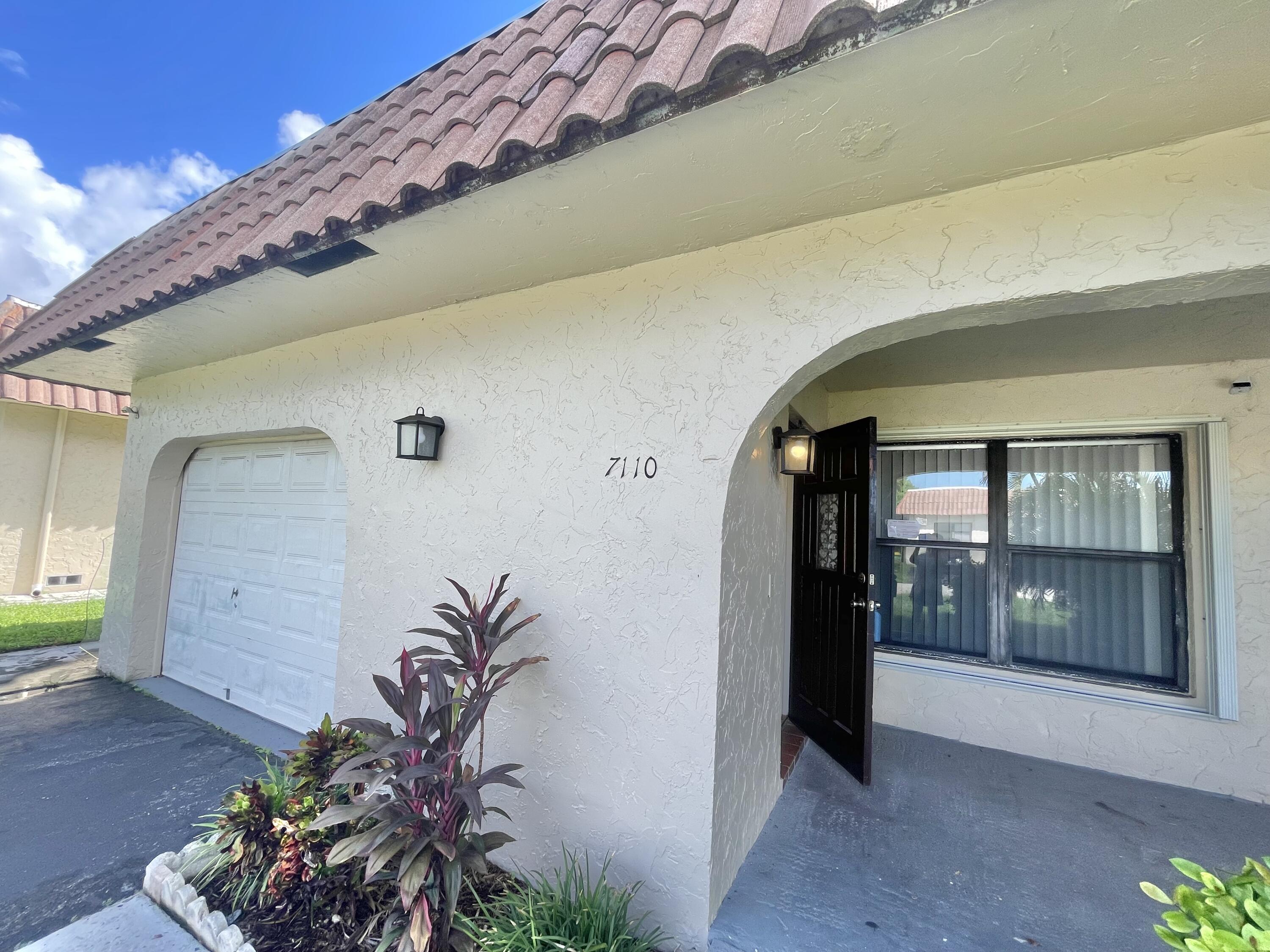 View details of listing 7110 NW 78th Avenue, Tamarac, FL 33321 Tamarac with MLS#