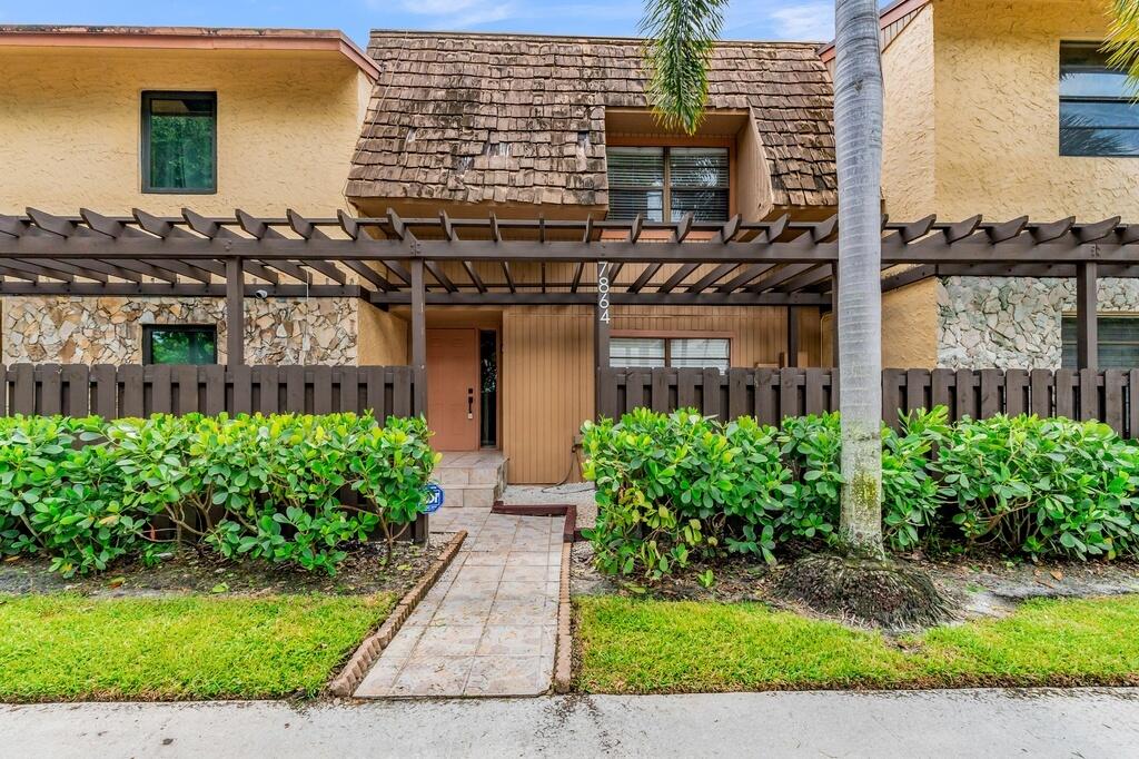 View details of listing 7864 NW 12TH Street, Plantation, FL 33322 Plantation with MLS# 