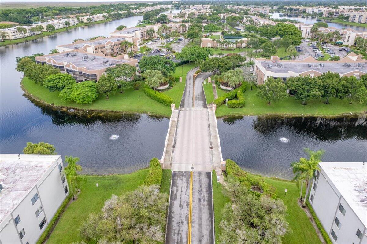 View details of listing 7501 Fairfax Drive, Tamarac, FL 33321 Tamarac with MLS#