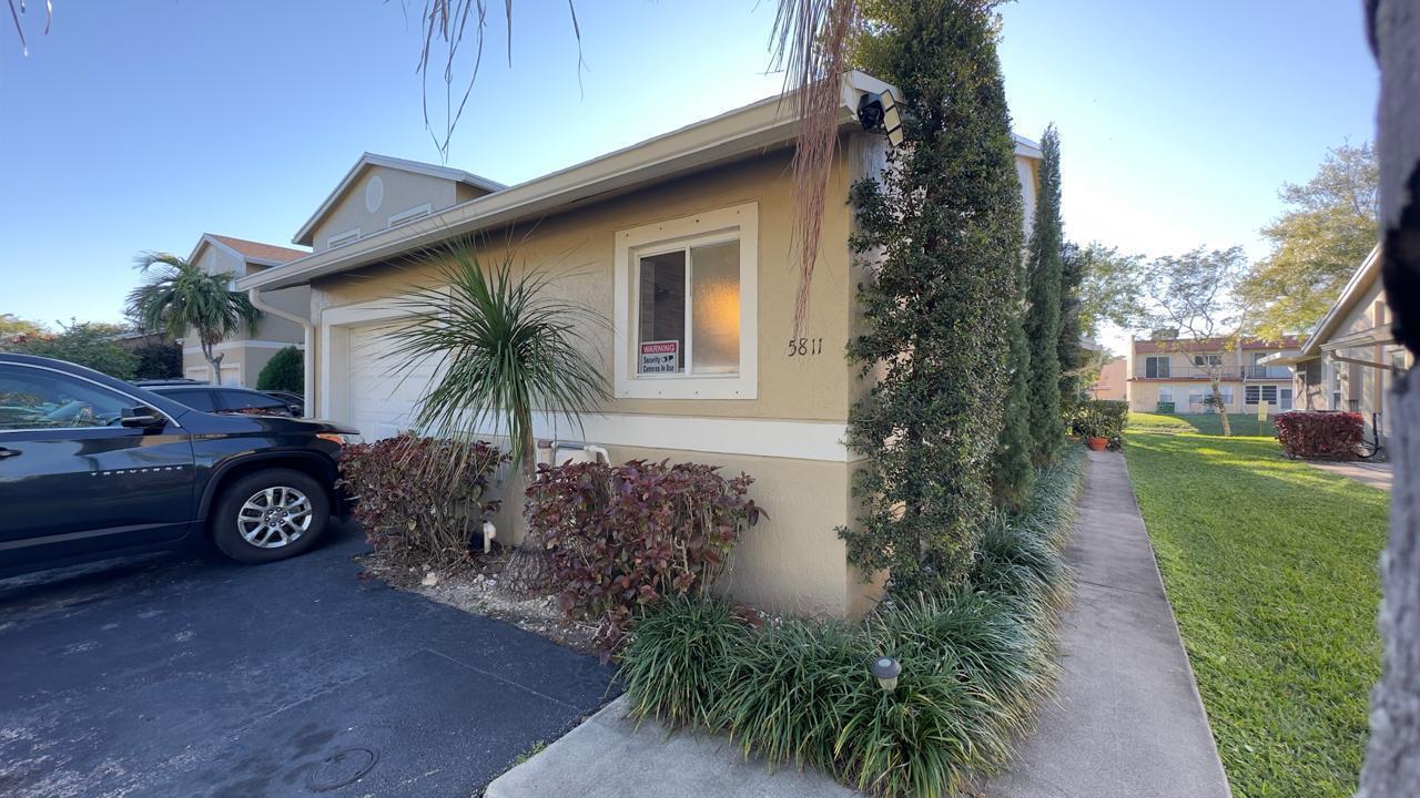 View details of listing 5811 NW 57th Avenue, Tamarac, FL 33319 Tamarac with MLS#