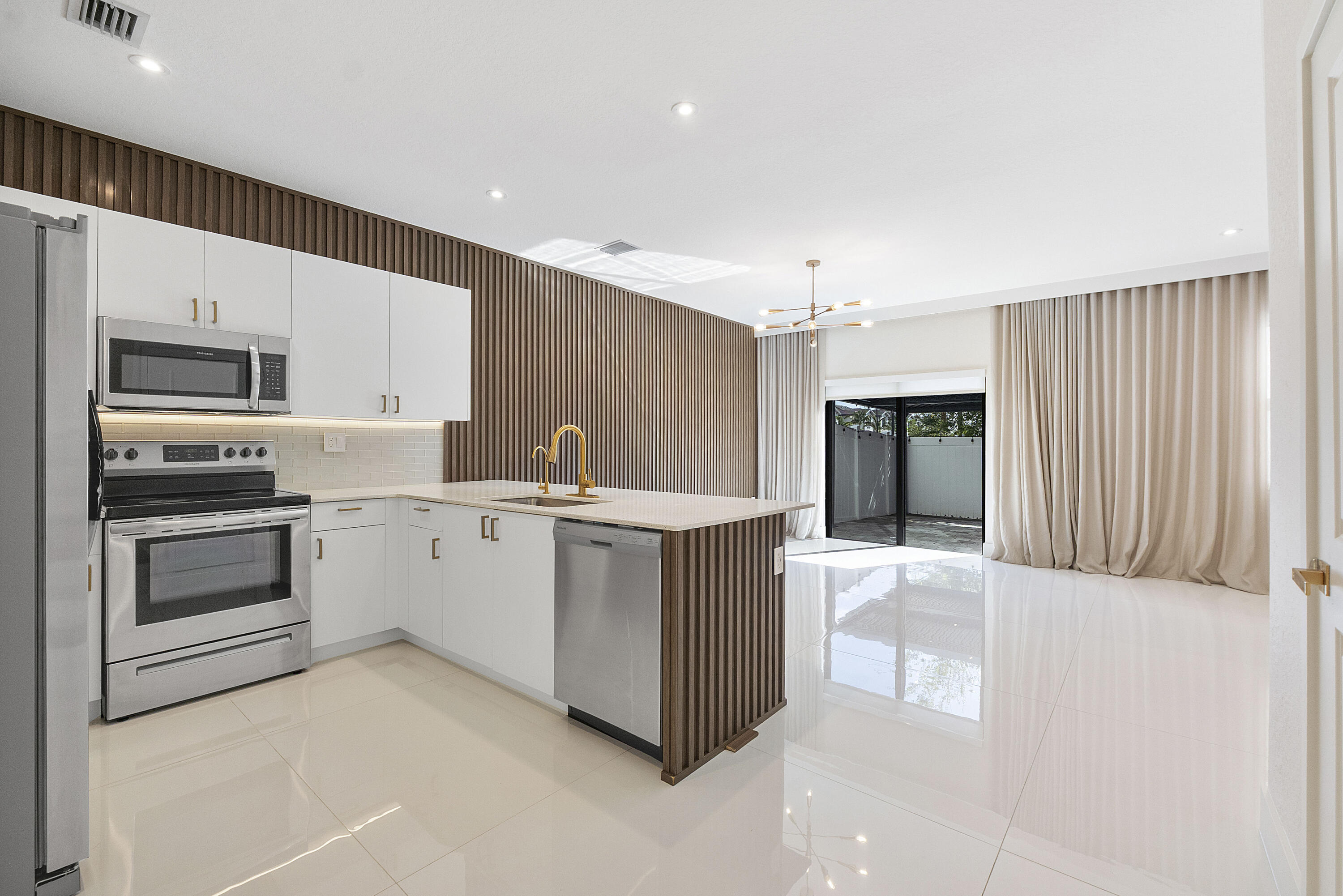 View details of listing 20383 NW 5th Court, Miami Gardens, FL 33169 Miami Gardens with MLS#