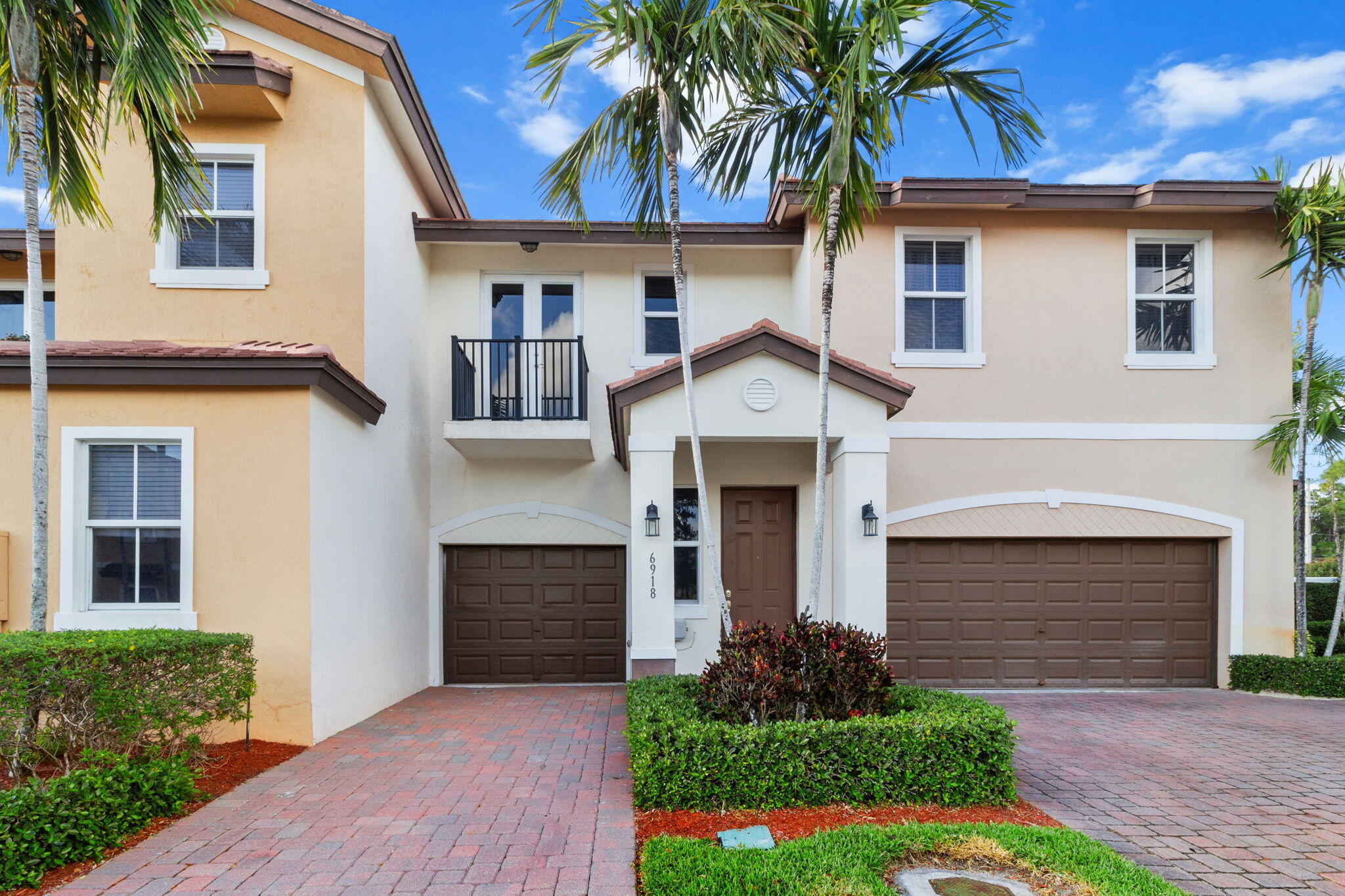 View details of listing 6918 LONG PINE Circle, Coconut Creek, FL 33073 Coconut Creek with MLS# 