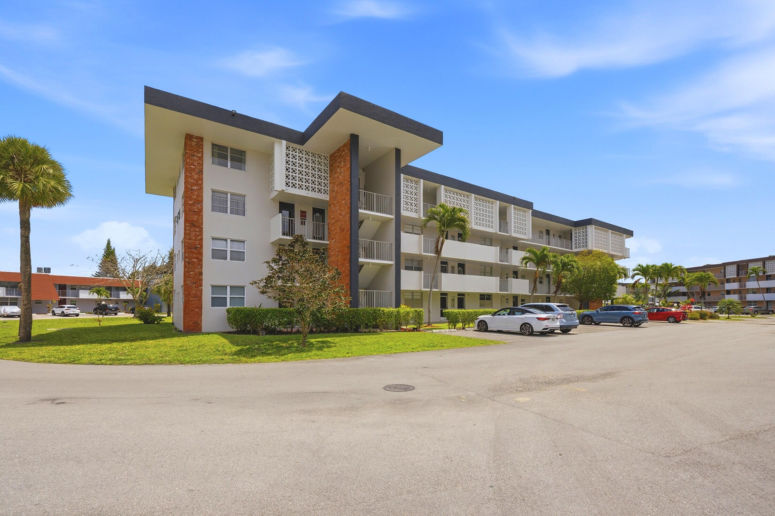 View details of listing 2991 NW 46TH Avenue 303, Lauderdale Lakes, FL 33313 Lauderdale Lakes with MLS# 