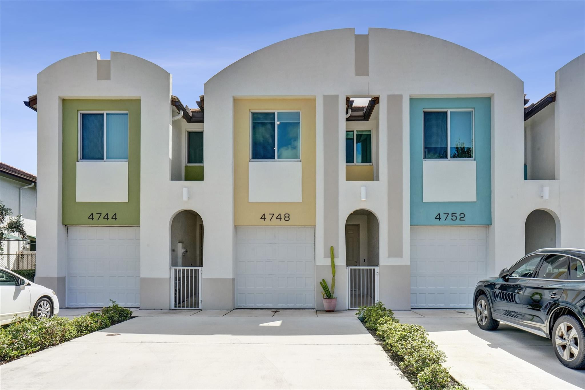 View details of listing 4748 SW 63rd Terrace, Davie, FL 33314 Davie with MLS# 