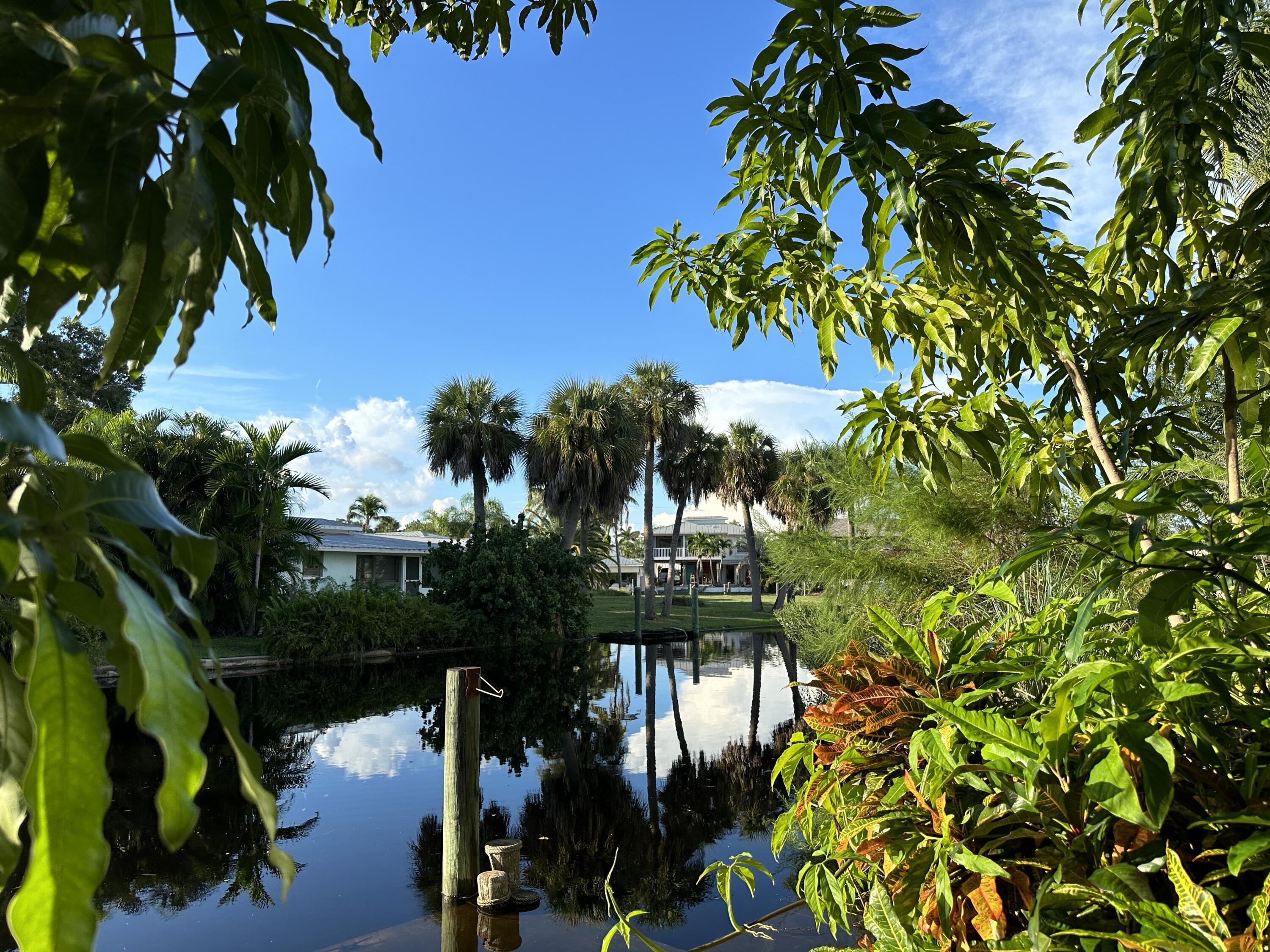 View details of listing 84 E North Shore Avenue, North Fort Myers, FL 33917 North Fort Myers with MLS#