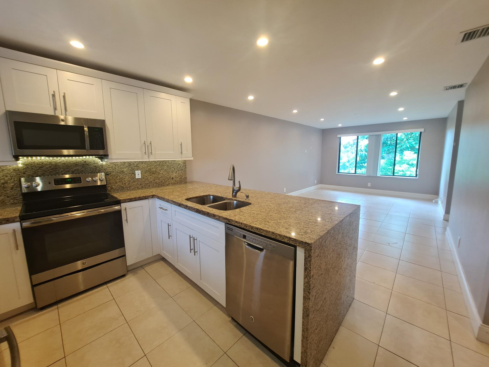 View details of listing 11441 NW 39 Court 320-3, Coral Springs, FL 33065 Coral Springs with MLS# 