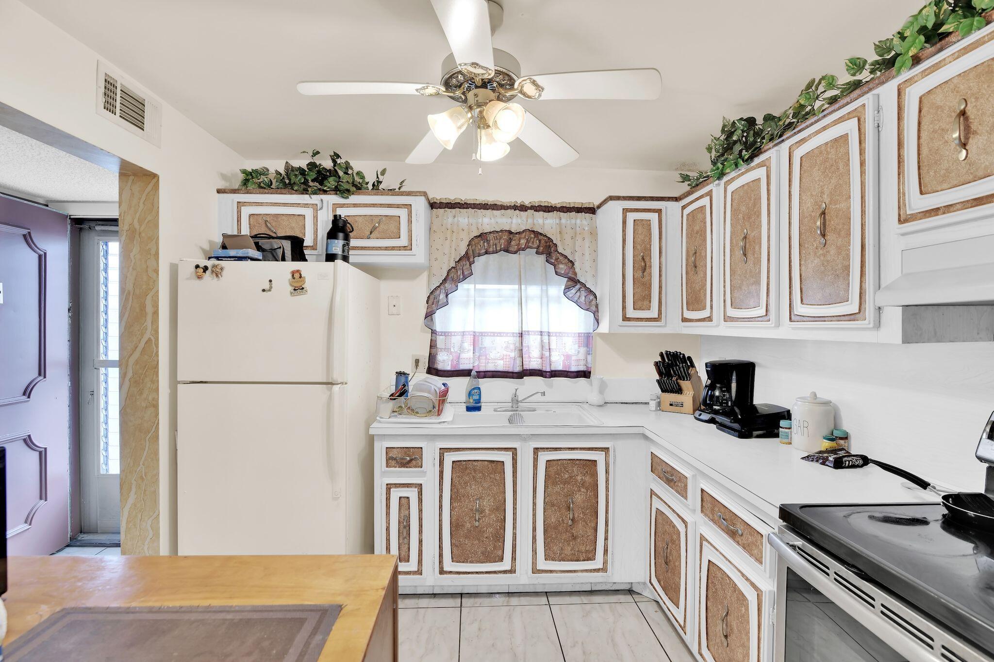 View details of listing 711 LORI Drive 204, Palm Springs, FL 33461 Palm Springs with MLS#