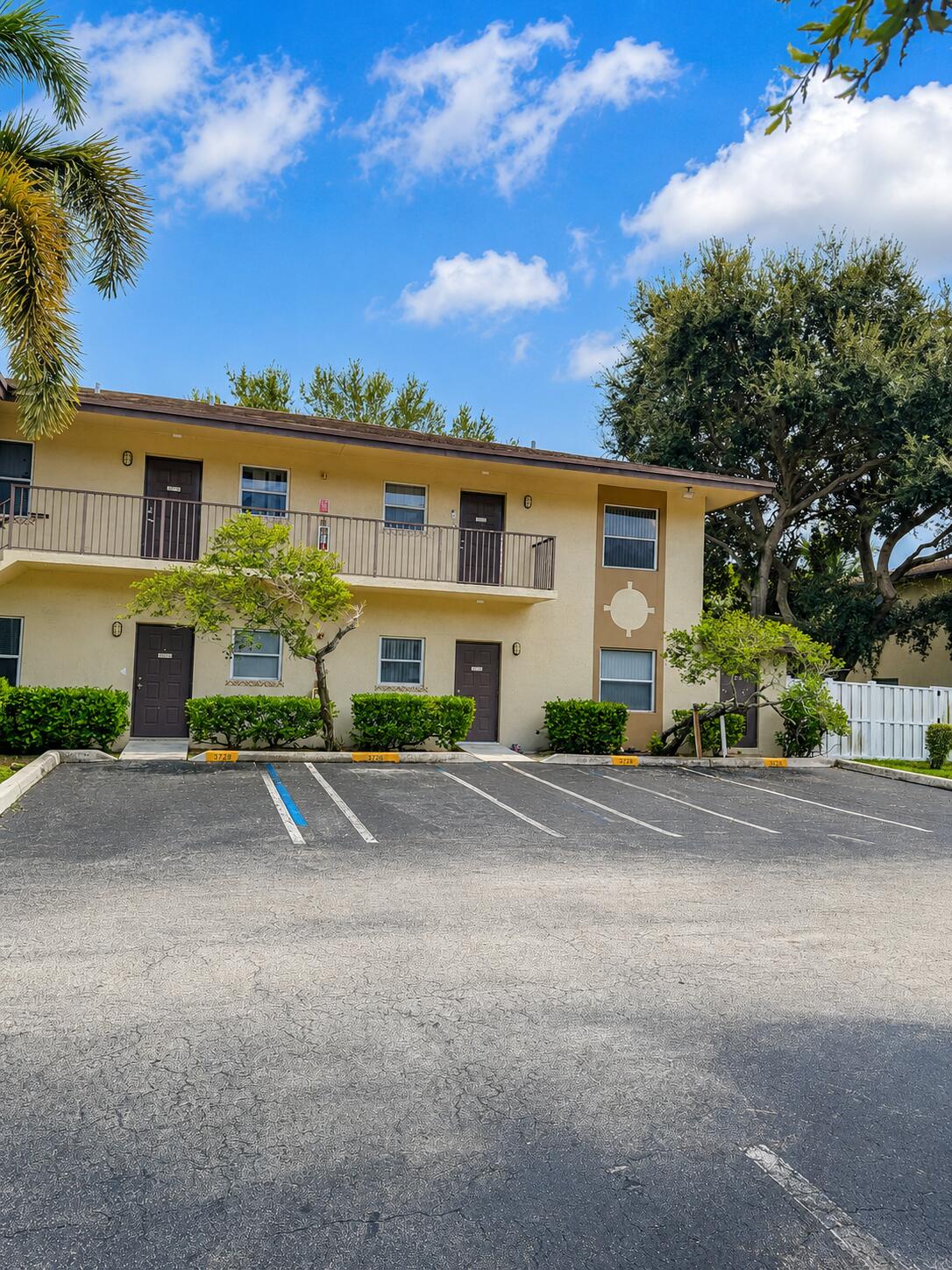 View details of listing 3728 NW 91ST Lane 3728, Sunrise, FL 33351 Sunrise with MLS#