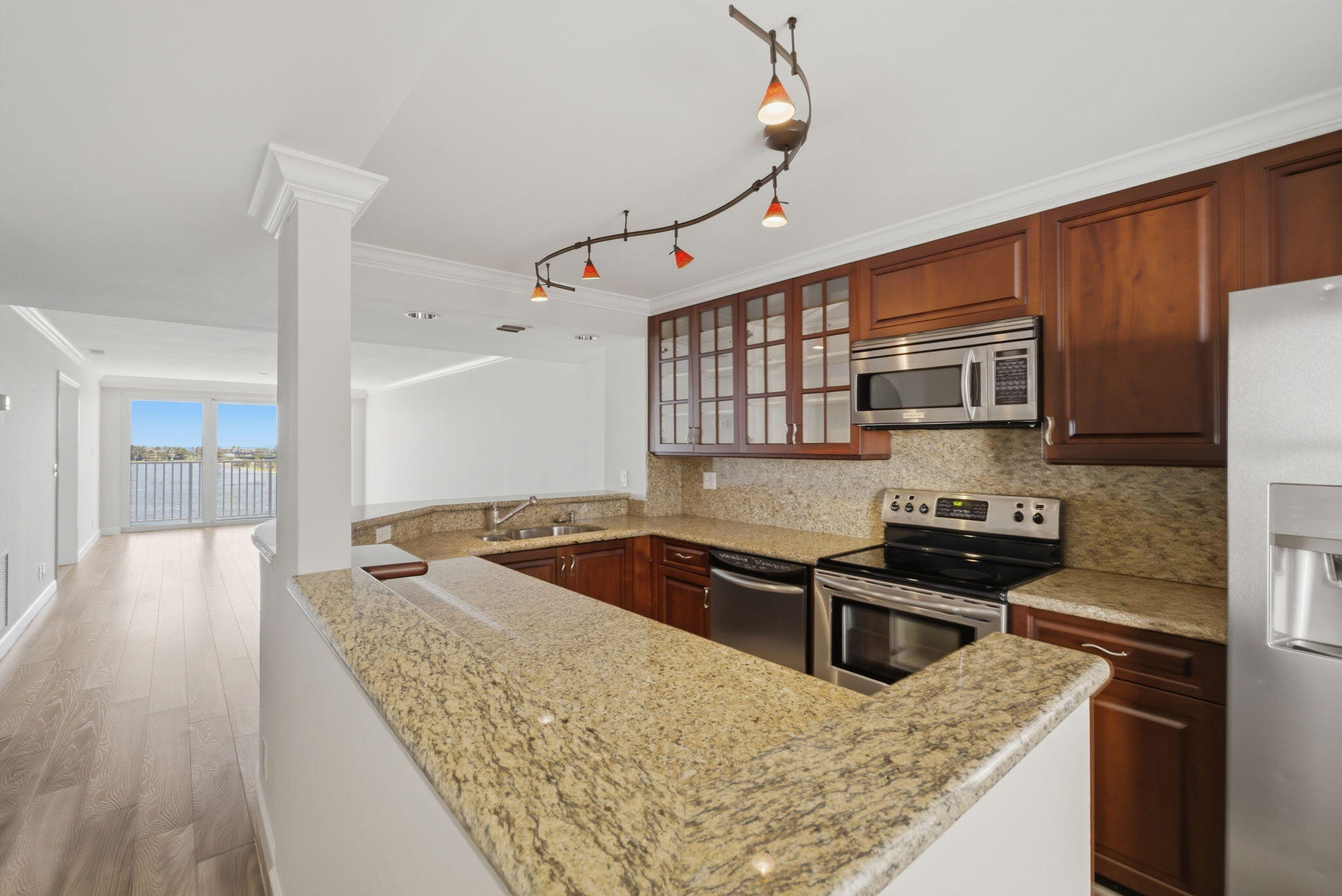 Listing  3901 S Flagler Drive 802, West Palm Beach, FL 33405, West Palm Beach, FL 33405