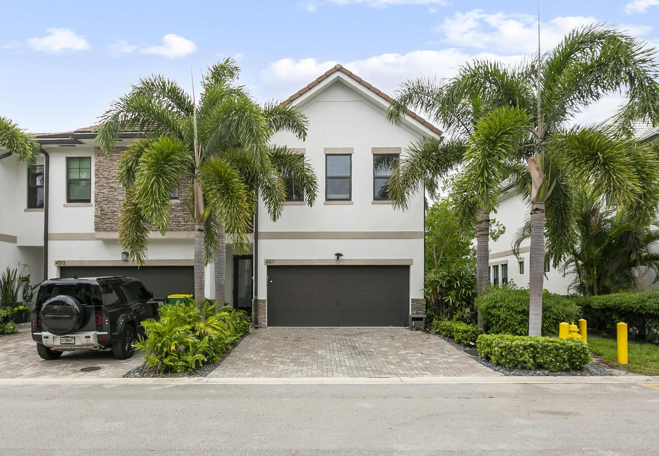 View details of listing 4511 E AQUA BELLA Lane, Dania Beach, FL 33312 Dania Beach with MLS# 