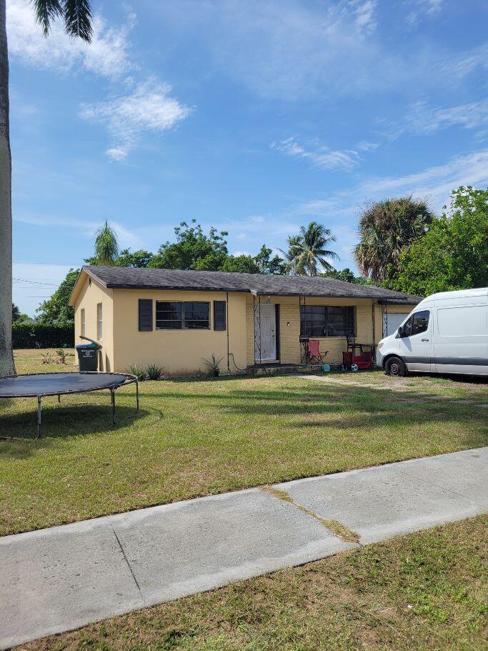 Listing  730 W ILEX Drive, Lake Park, FL 33403, Lake Park, FL 33403