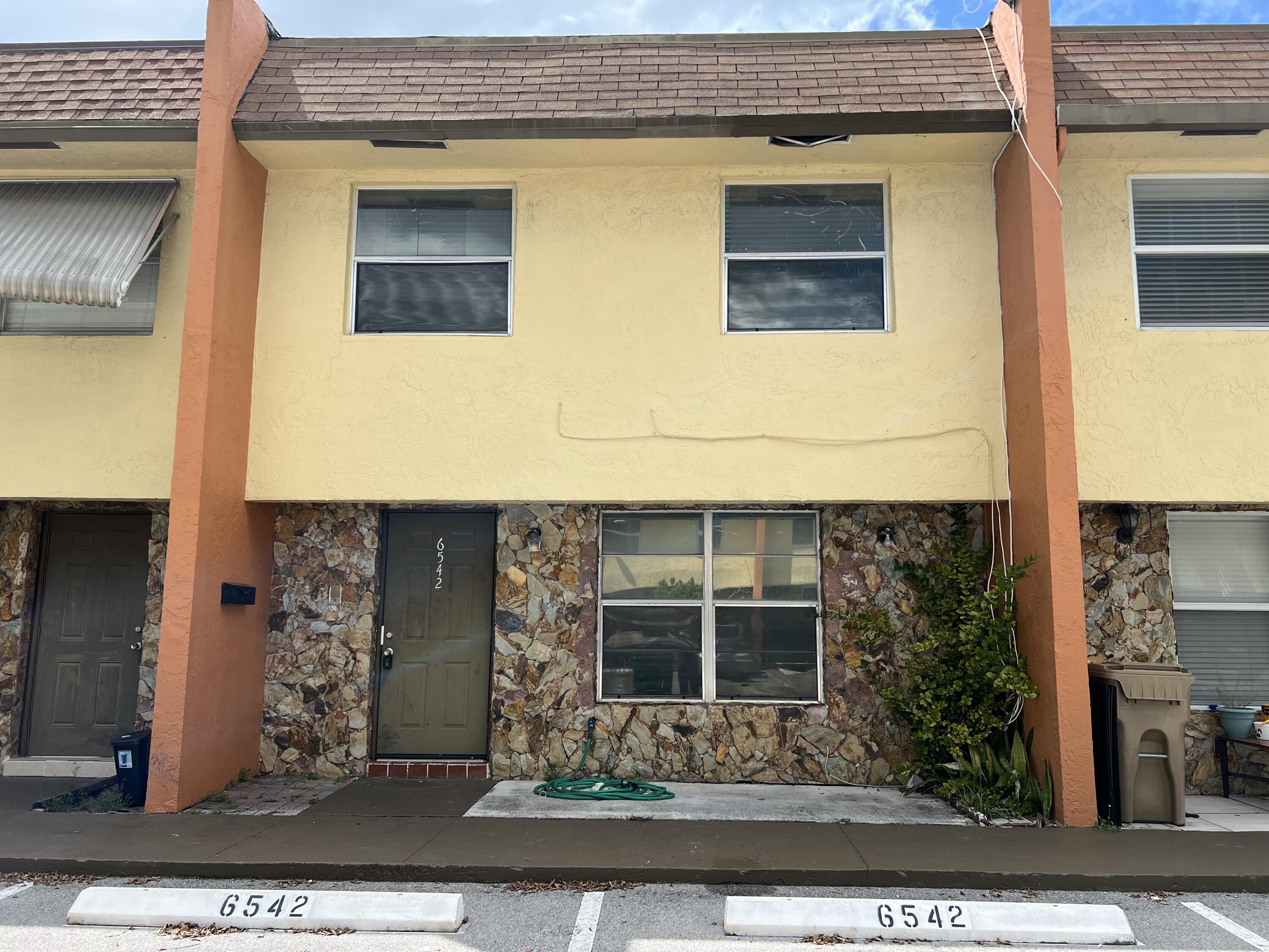 View details of listing 6542 SW 41ST Street 6542, Davie, FL 33314 Davie with MLS# 