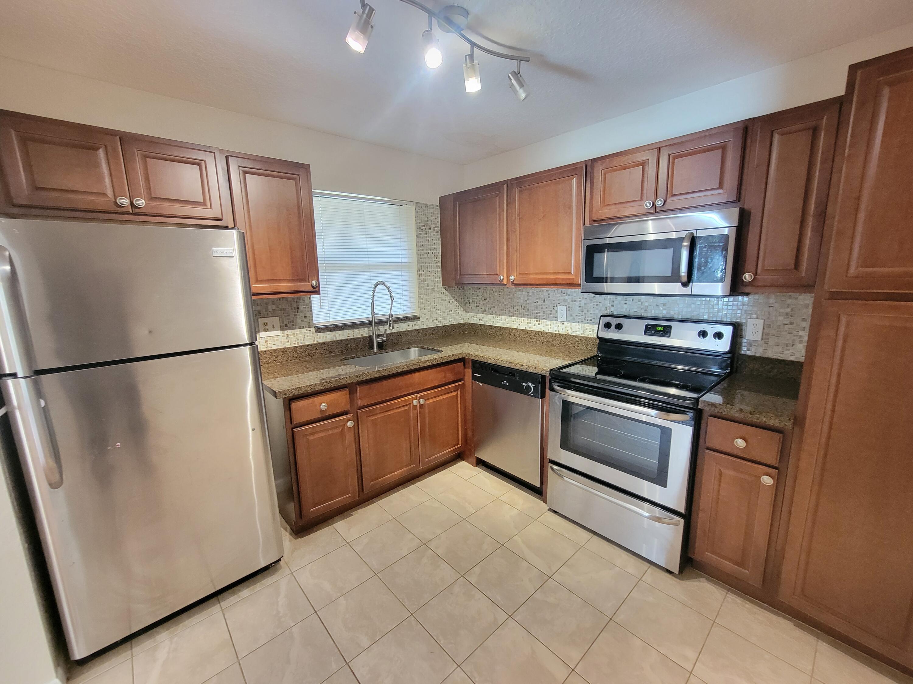 View details of listing 2539 NW 49 Terrace 703, Coconut Creek, FL 33073 Coconut Creek with MLS# 
