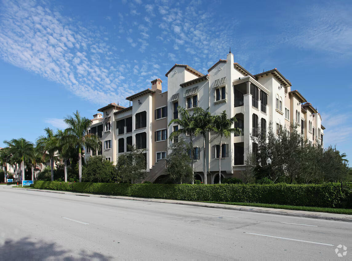View details of listing 2901 NW 126TH Avenue 2-417, Sunrise, FL 33323 Sunrise with MLS#