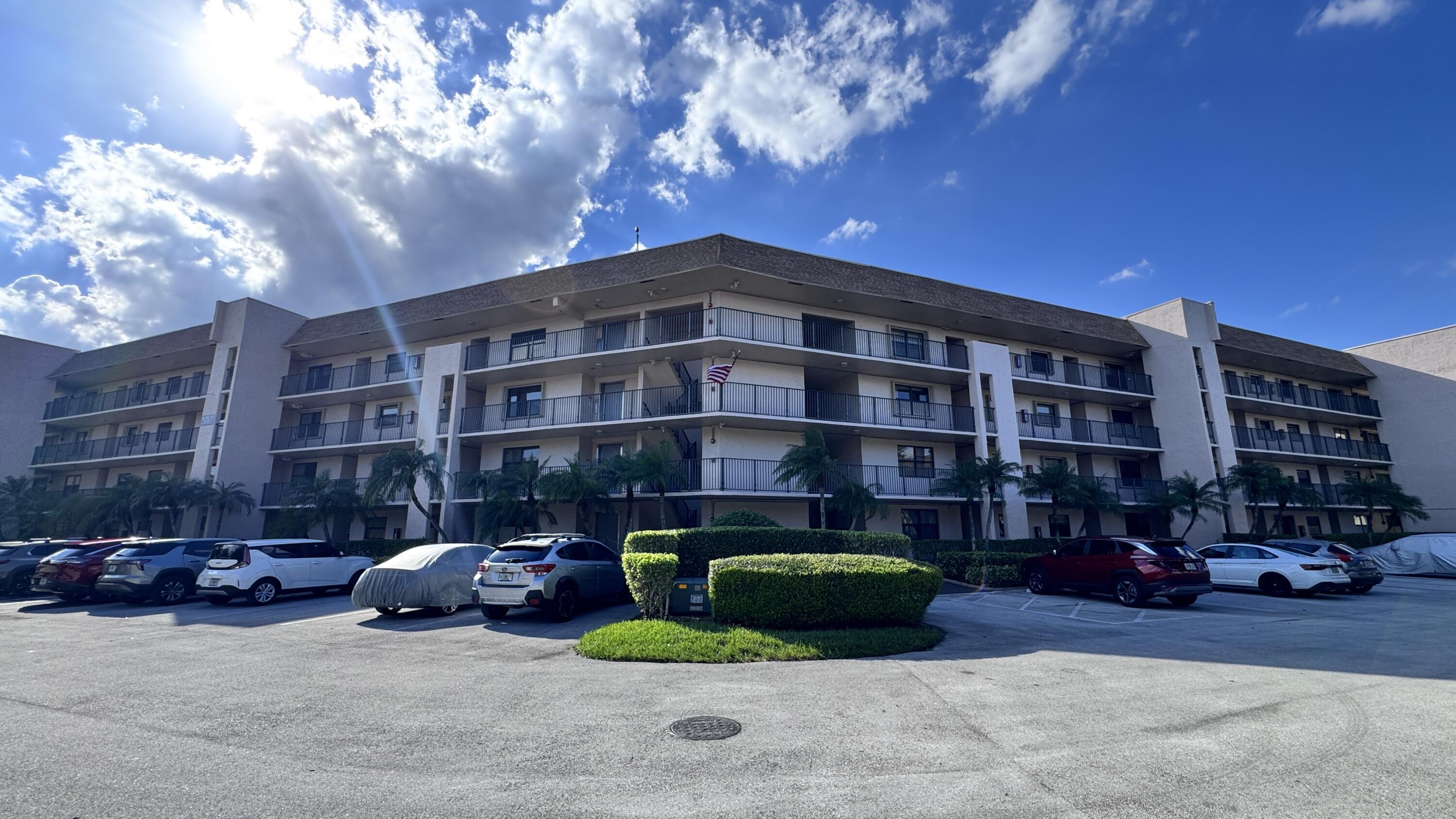 View details of listing 10207 Sunrise Lakes Boulevard 407, Sunrise, FL 33322 Sunrise with MLS#