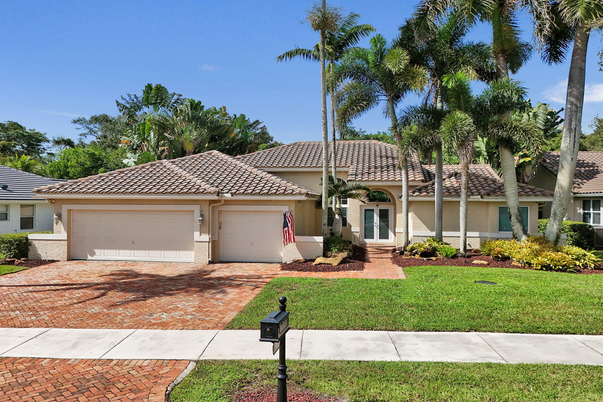 View details of listing 9645 E Tree Tops Court, Davie, FL 33328 Davie with MLS# 