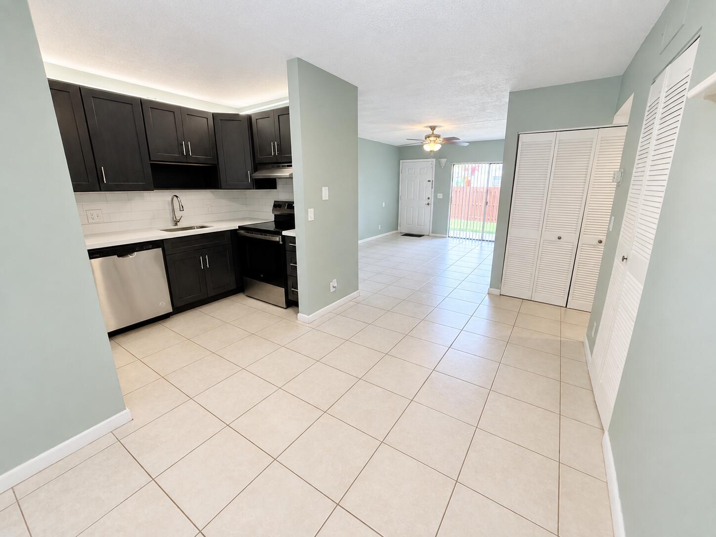 View details of listing 3253 NW 104th Avenue, Coral Springs, FL 33065 Coral Springs with MLS# 