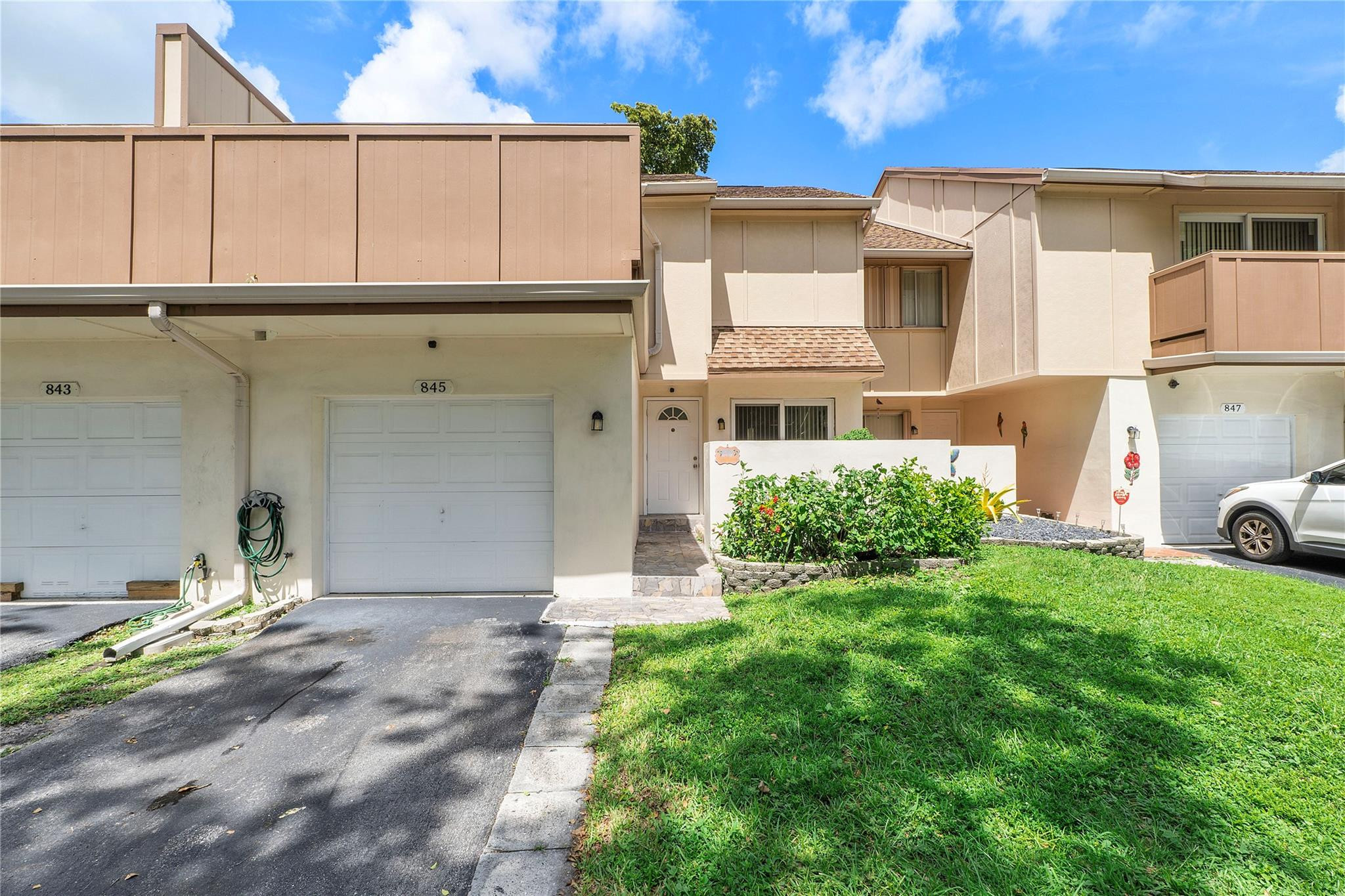 View details of listing 845 NW 80th Terrace 6, Plantation, FL 33324 Plantation with MLS# 