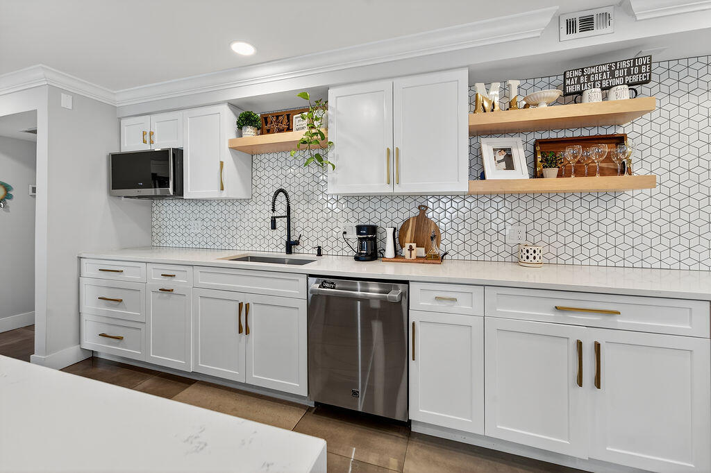 Listing  5440 N OCEAN Drive 1404, Singer Island, FL 33404, Singer Island, FL 33404
