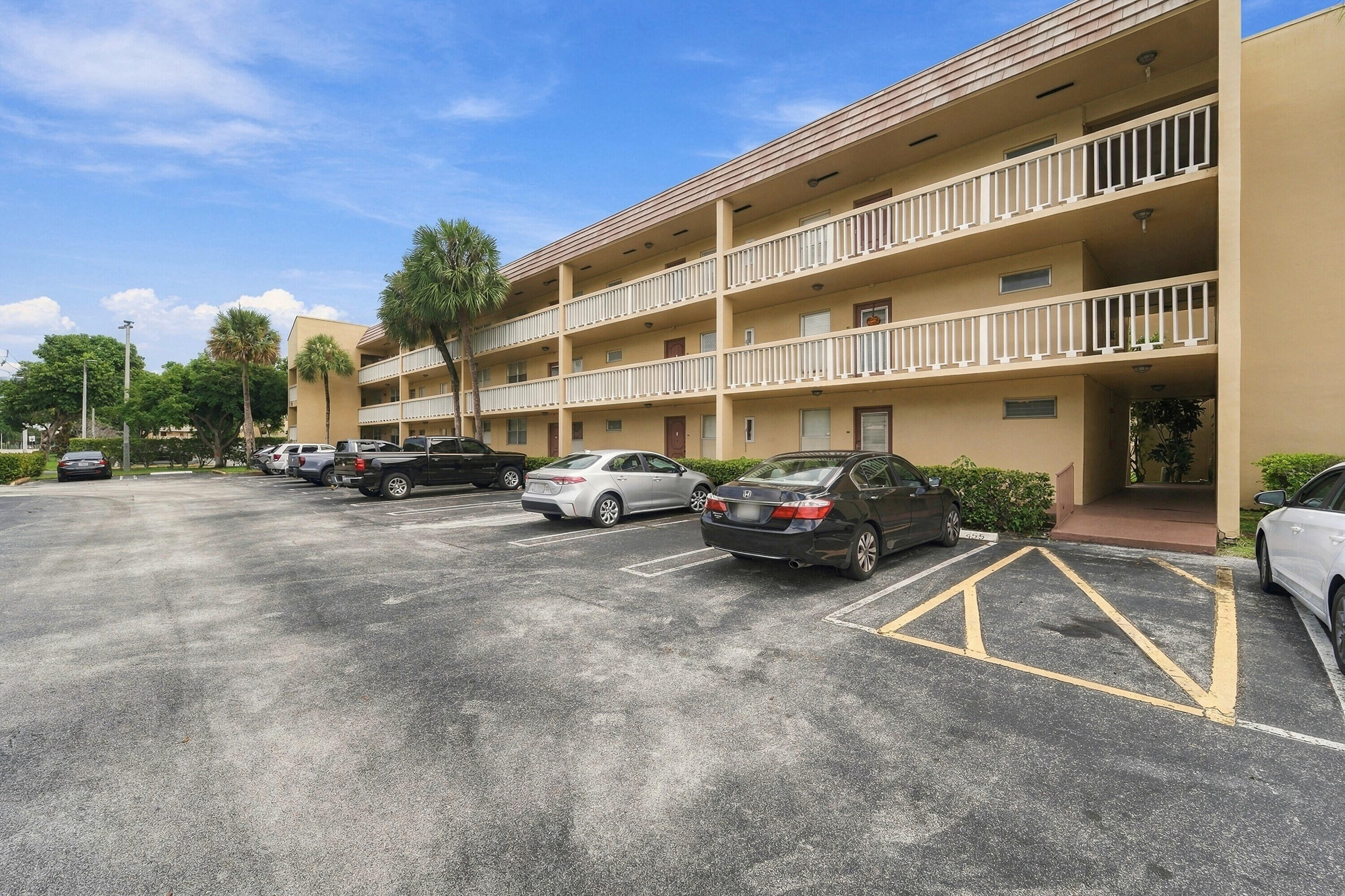 View details of listing 6350 NW 62ND Street 212, Tamarac, FL 33319 Tamarac with MLS#