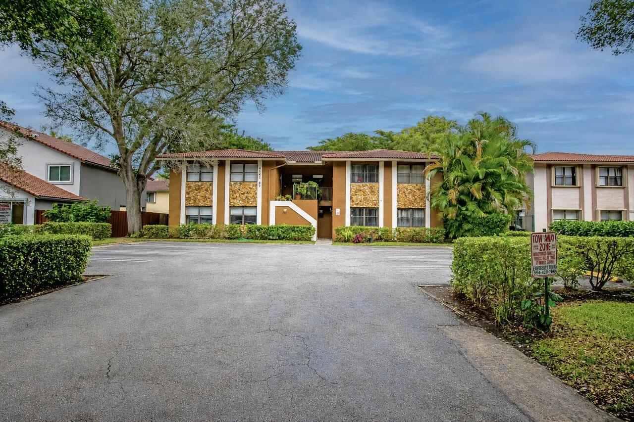 View details of listing 4165 NW 114th Terrace 4165, Coral Springs, FL 33065 Coral Springs with MLS# 