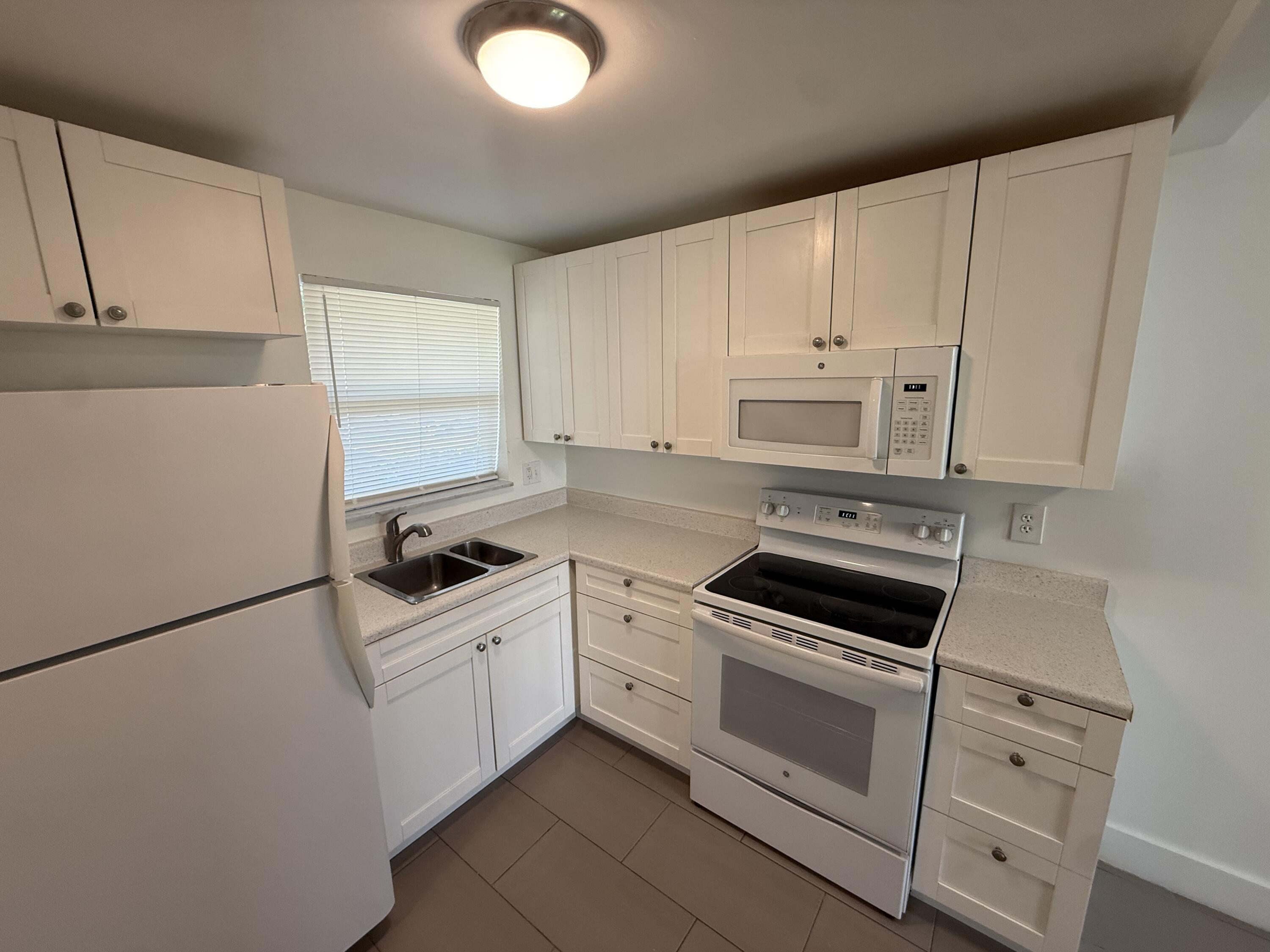 View details of listing 8225 SUNRISE LAKES Boulevard 106, Sunrise, FL 33322 Sunrise with MLS#