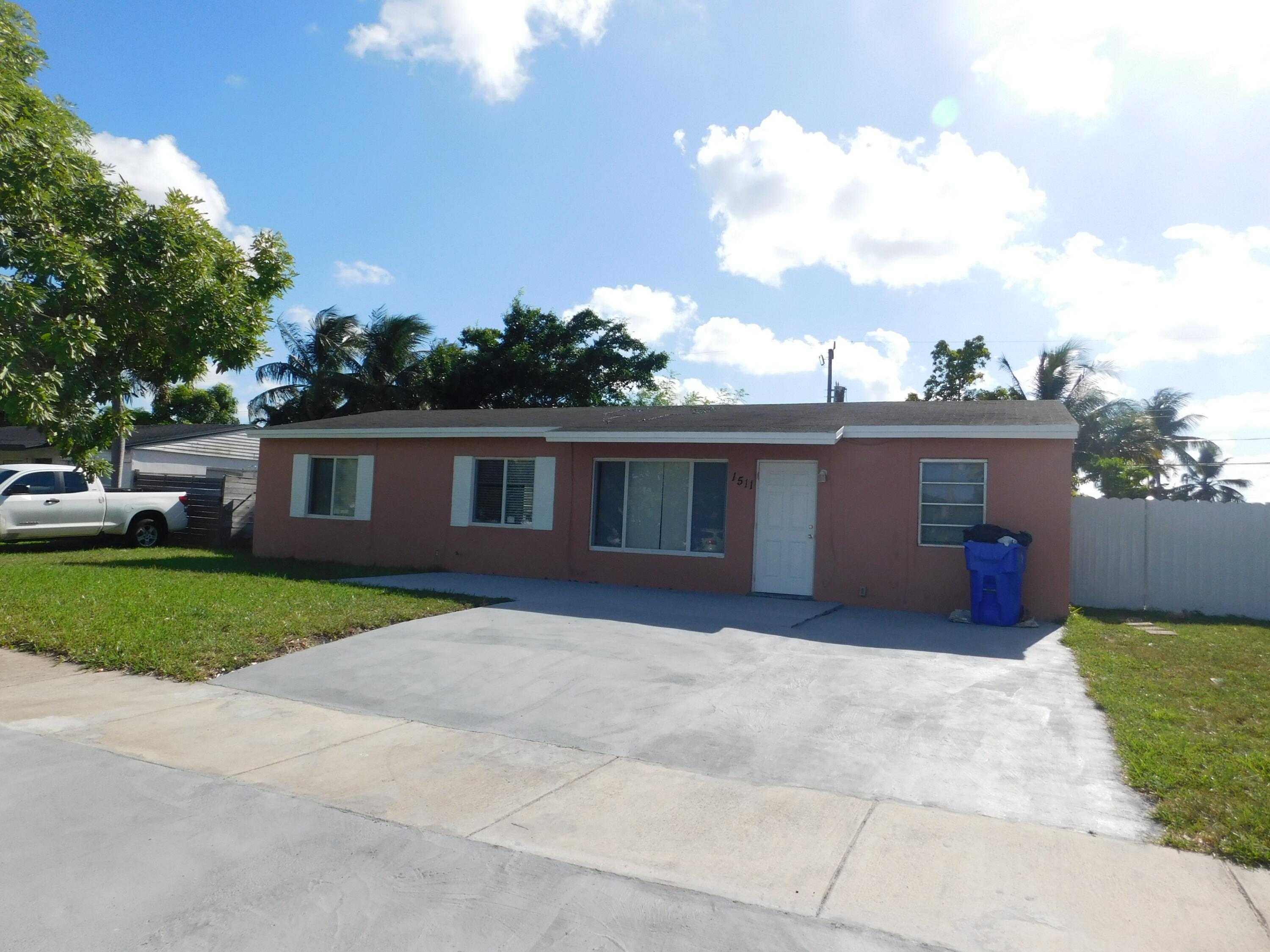 View details of listing 1511 SW 63rd Avenue, North Lauderdale, FL 33068 North Lauderdale with MLS#