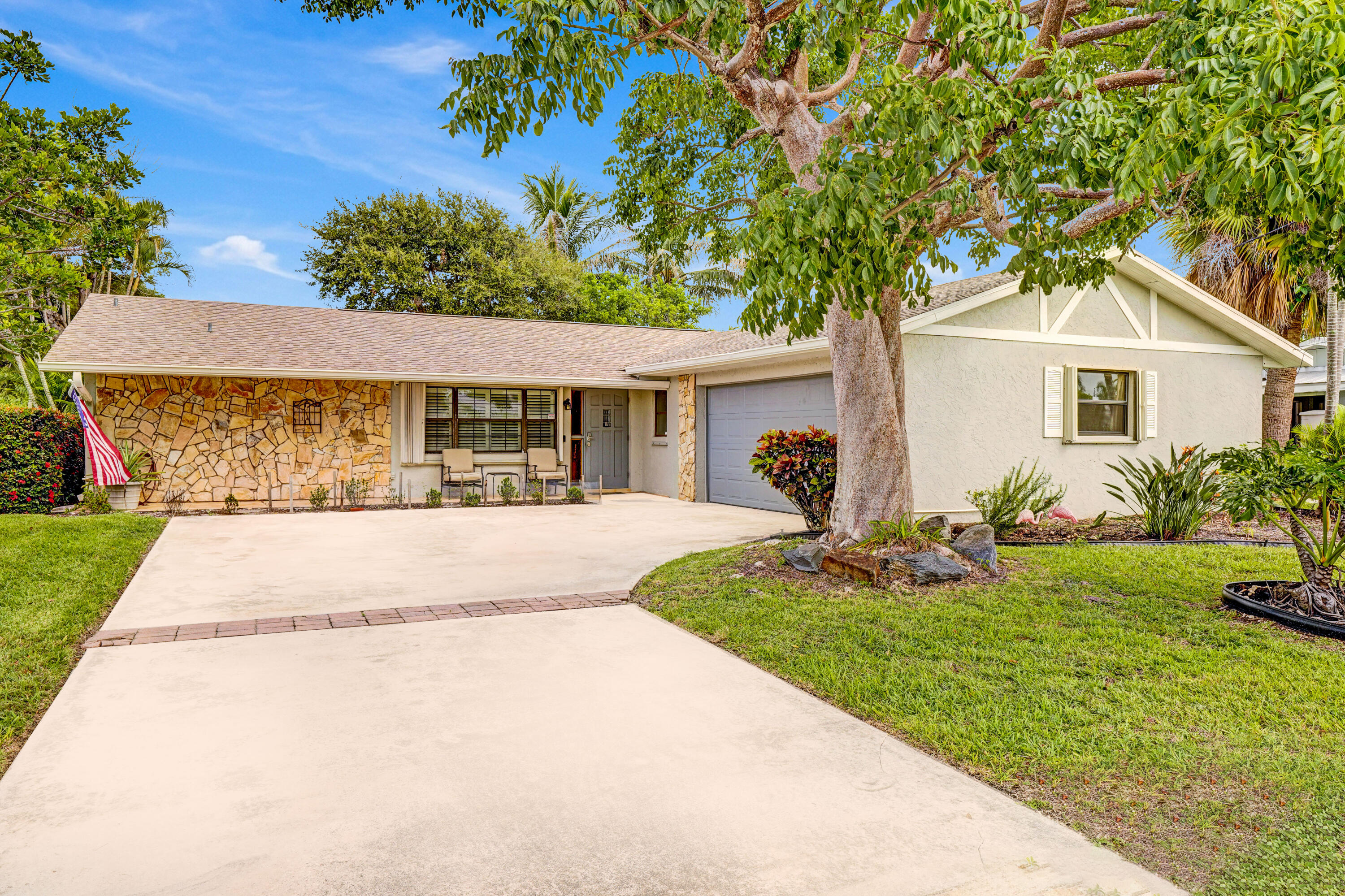 Listing  1902 EUCALYPTUS Avenue, Hutchinson Island, FL 34949, Hutchinson Island, FL 34949